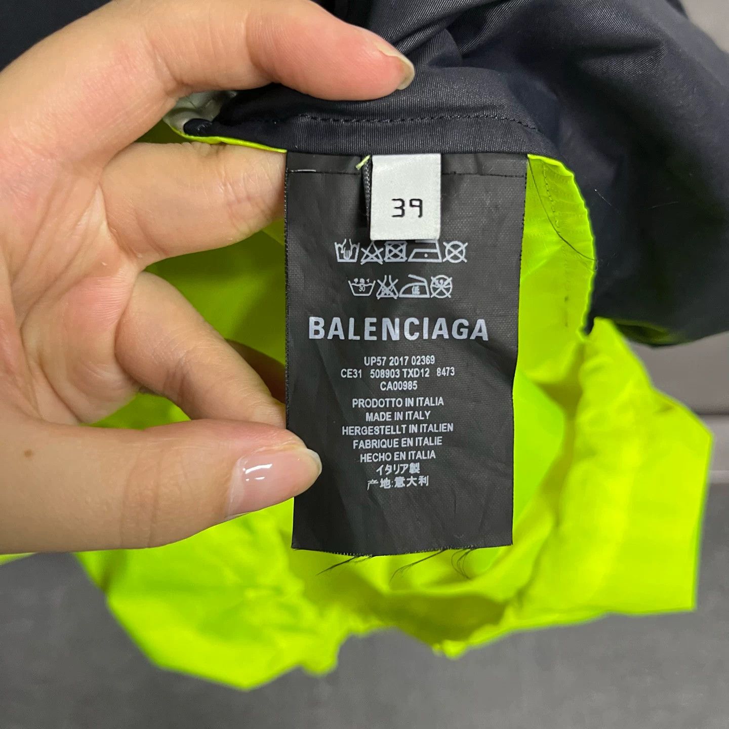 Balenciaga Balenciaga Yellow Logo Print Long Sleeve Jacket Size US S / EU 44-46 / 1 - 4 Thumbnail