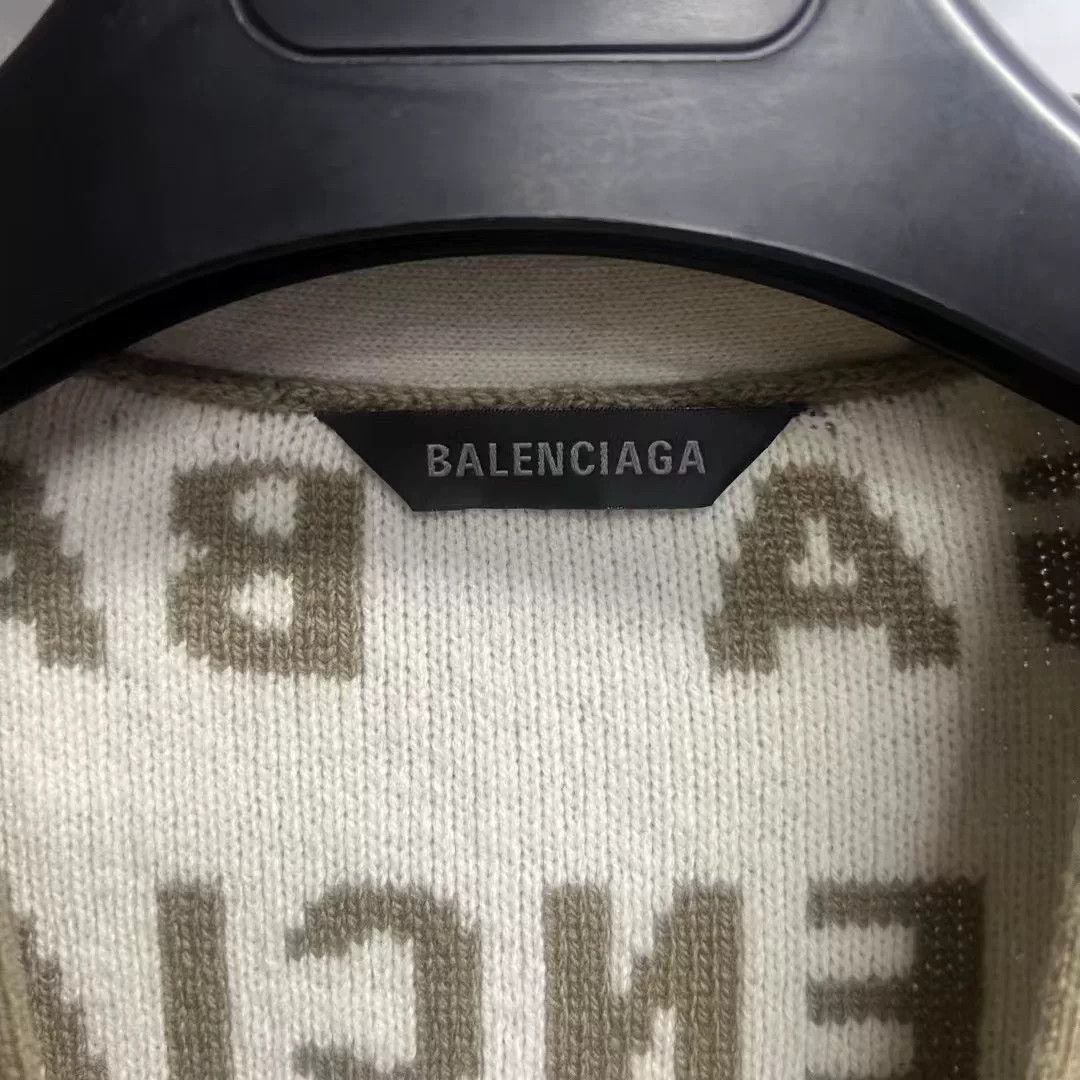 Balenciaga Balenciaga Beige Oversized V-Neck Knit Size US XXS / EU 40 - 2 Thumbnail