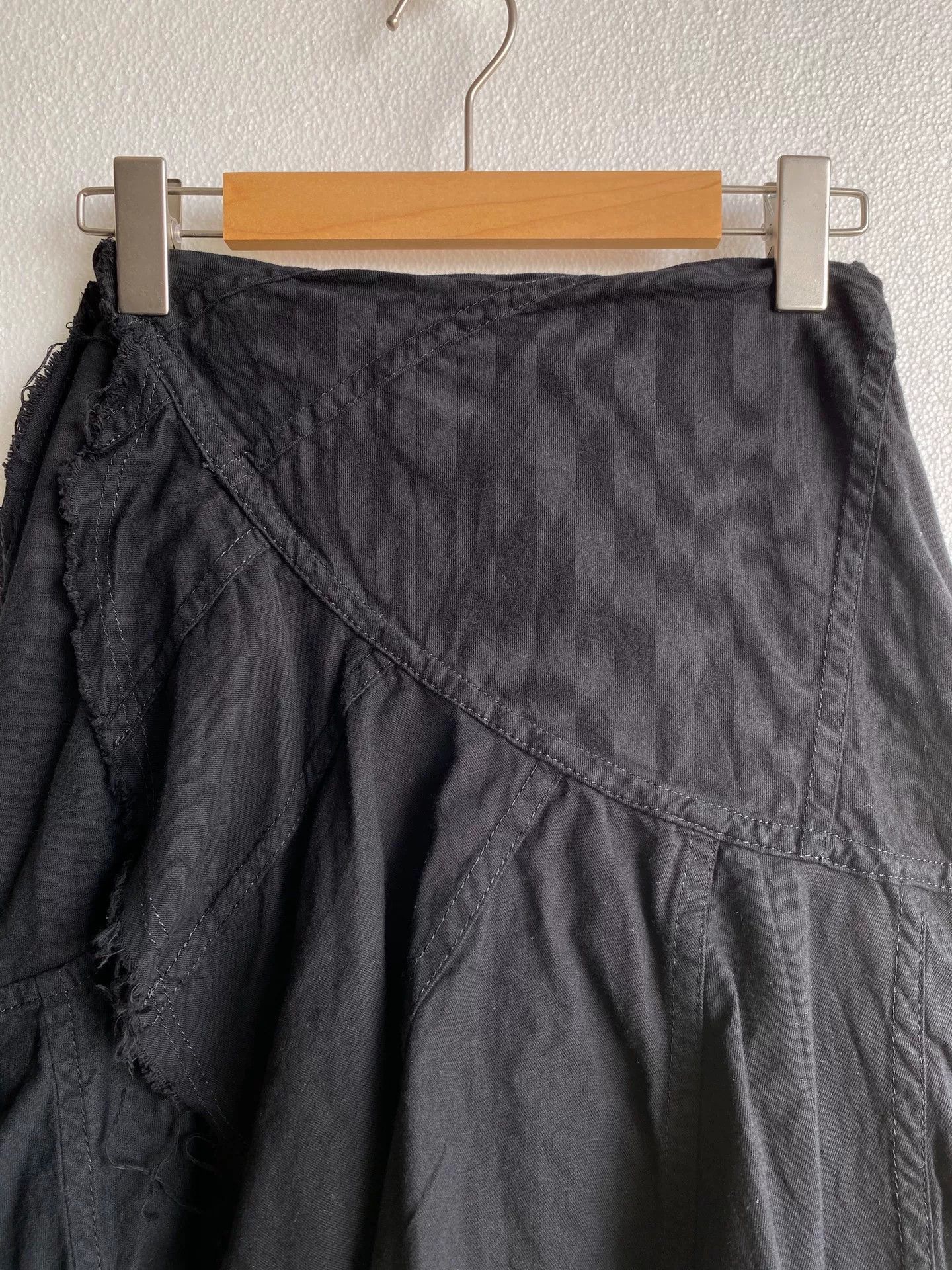Junya Watanabe deconstructed asymmetrical black cake skirt Size 28" / US 6 / IT 42 - 7 Thumbnail