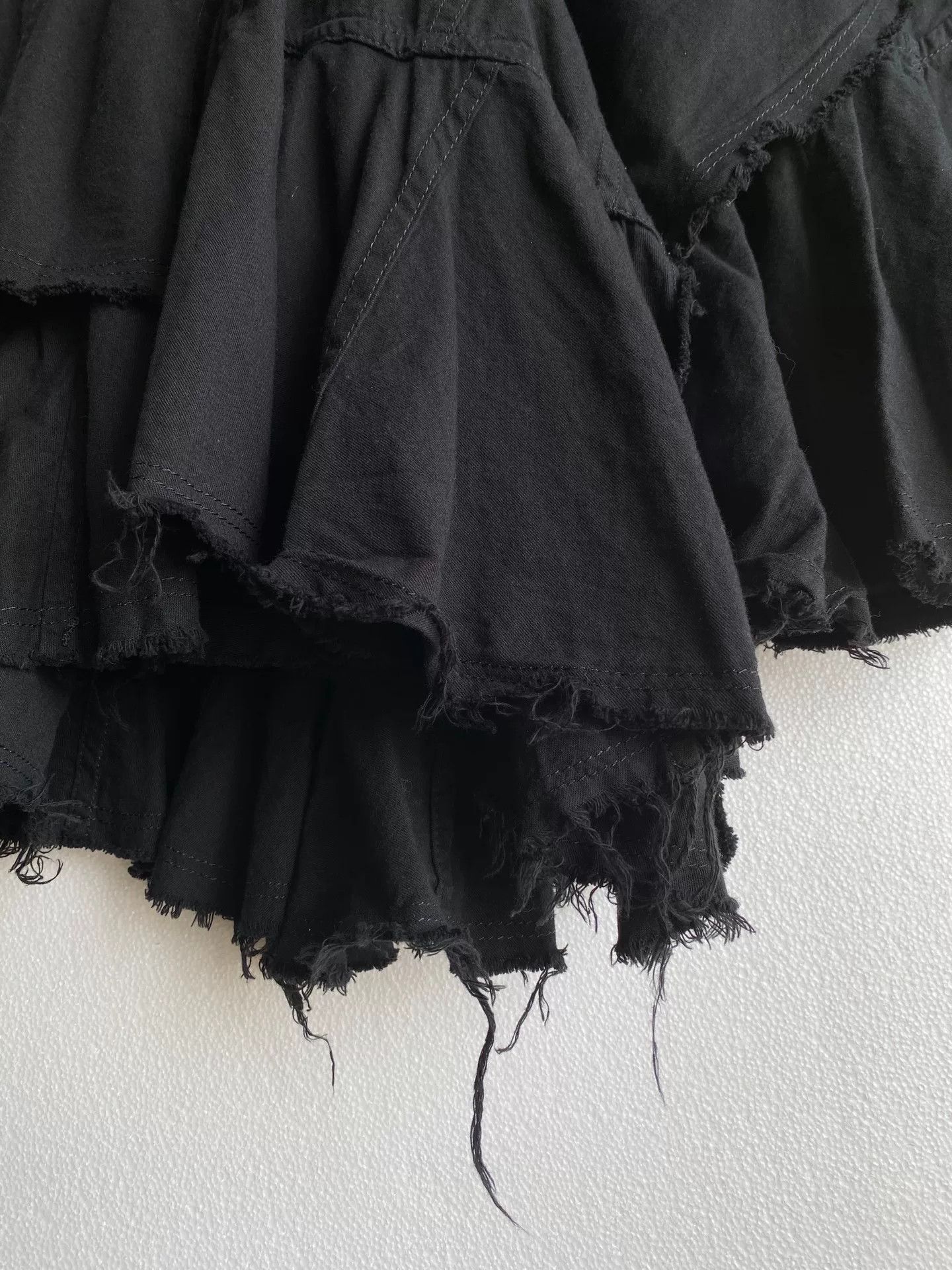 Junya Watanabe deconstructed asymmetrical black cake skirt Size 28" / US 6 / IT 42 - 5 Thumbnail