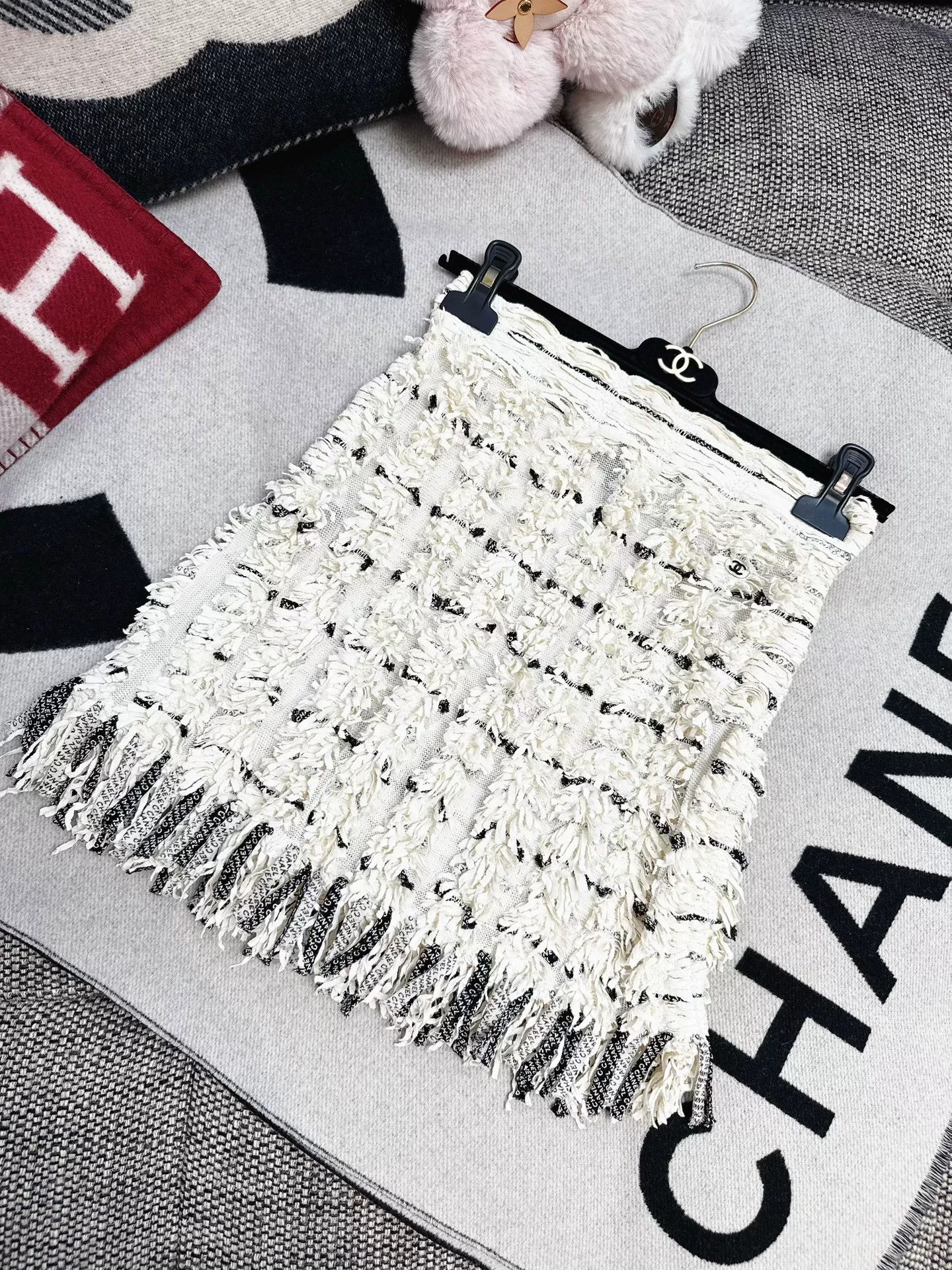 Chanel Chanel White and Black Logo Fringe Skirt Size US 34 / EU 50 - 9 Thumbnail