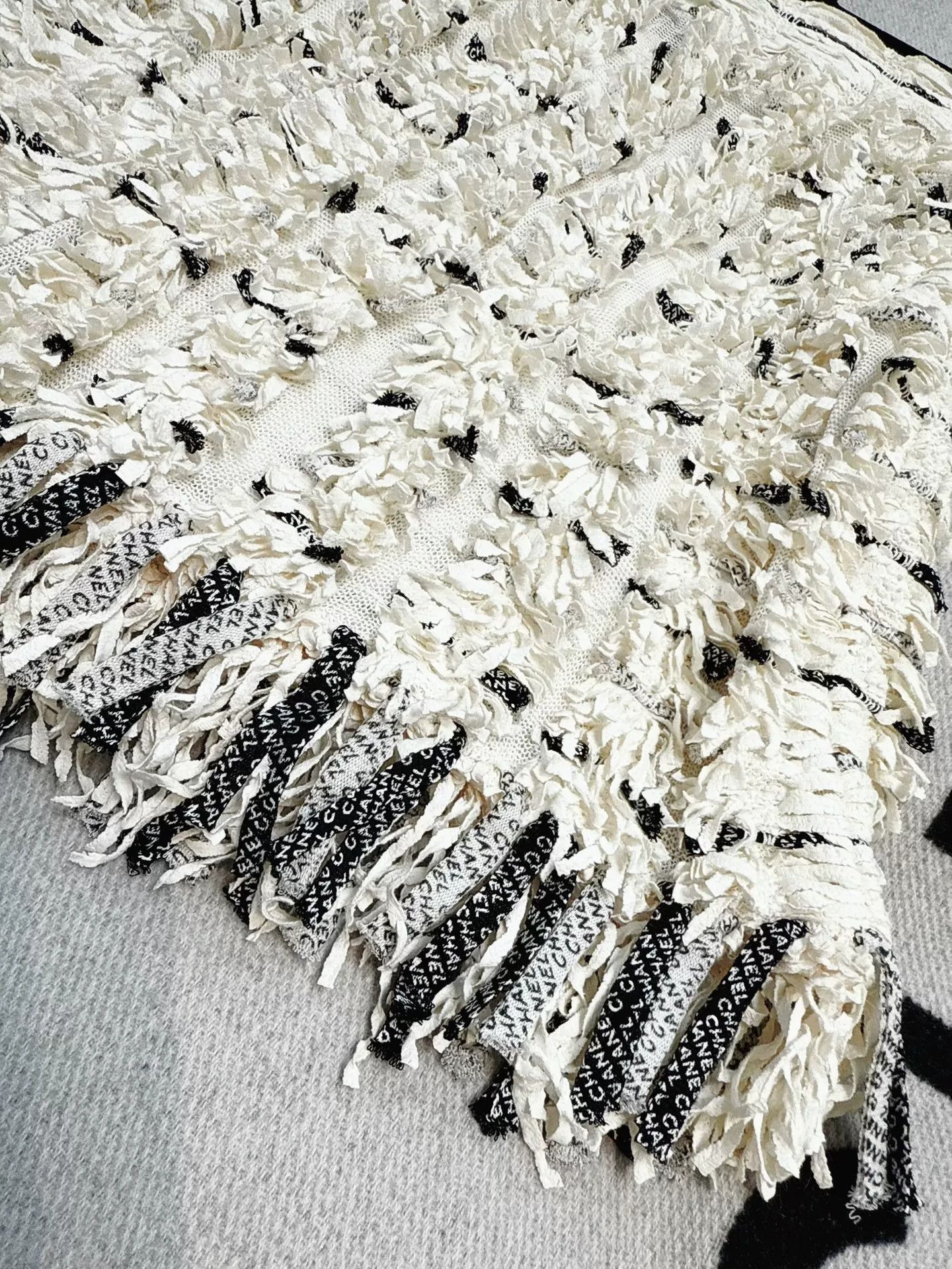 Chanel Chanel White and Black Logo Fringe Skirt Size US 34 / EU 50 - 5 Thumbnail
