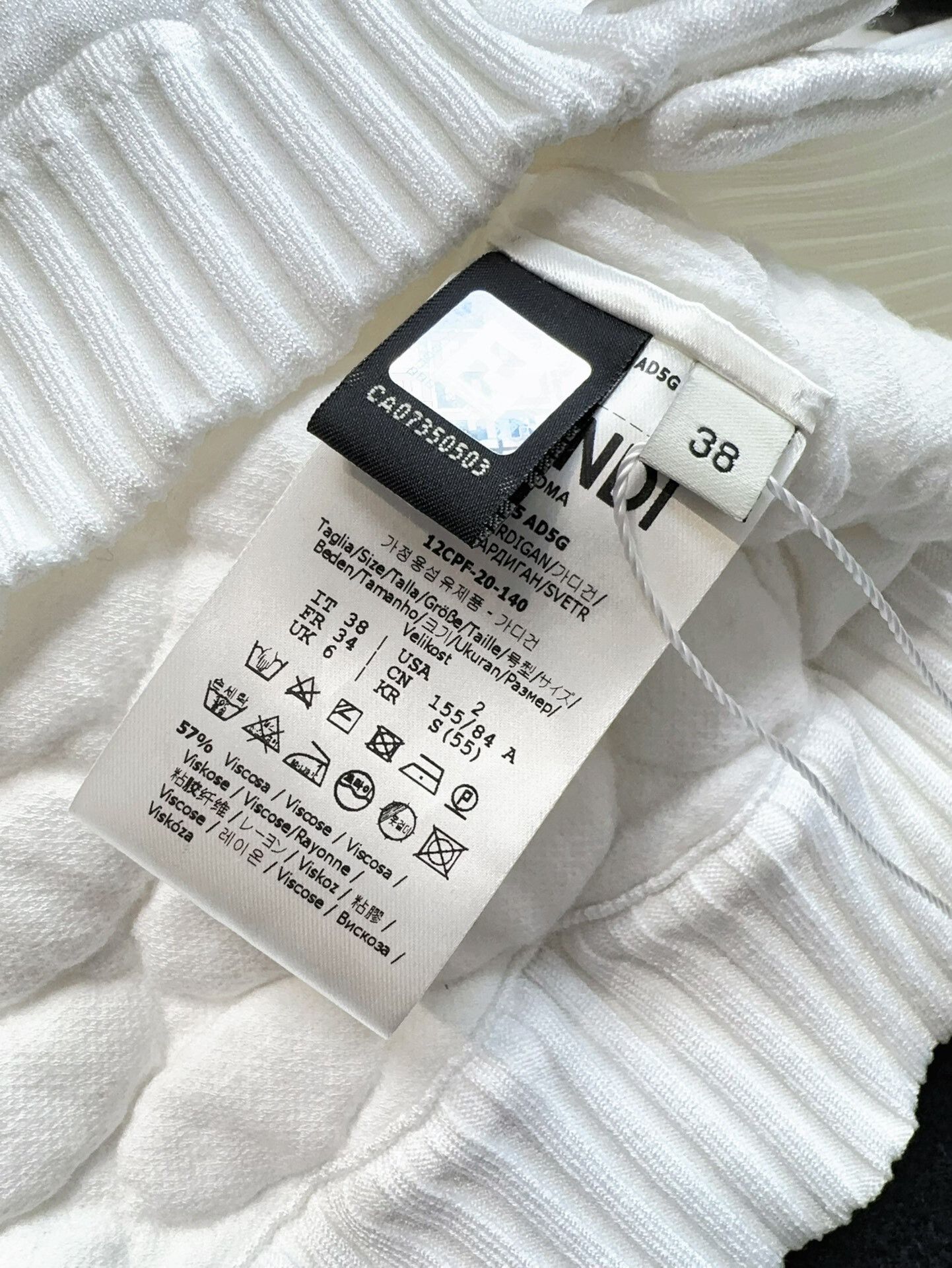 Fendi Fendi White Quilted Patterned Jacket Size US M / EU 48-50 / 2 - 5 Thumbnail