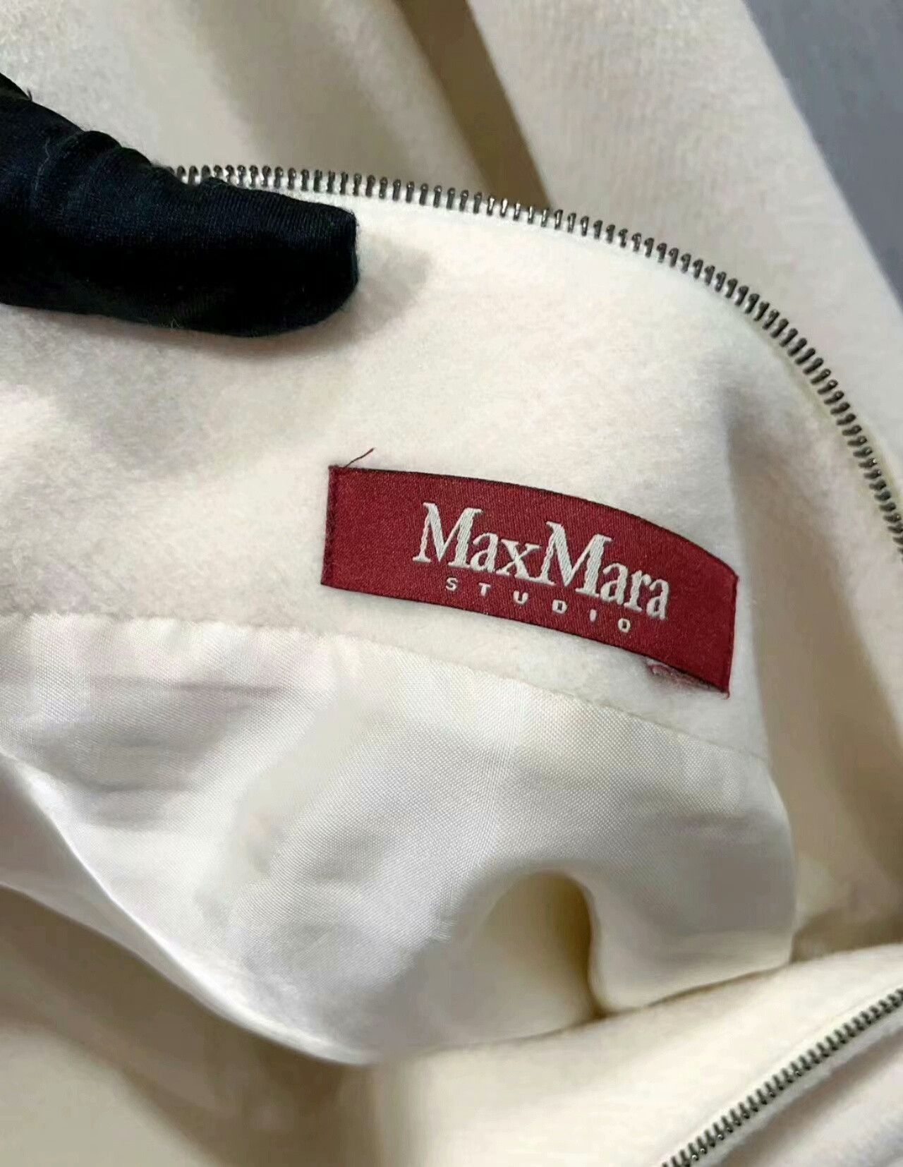 Max Mara maxmara white hooded outerwear coat Size US XS / EU 42 / 0 - 9 Thumbnail