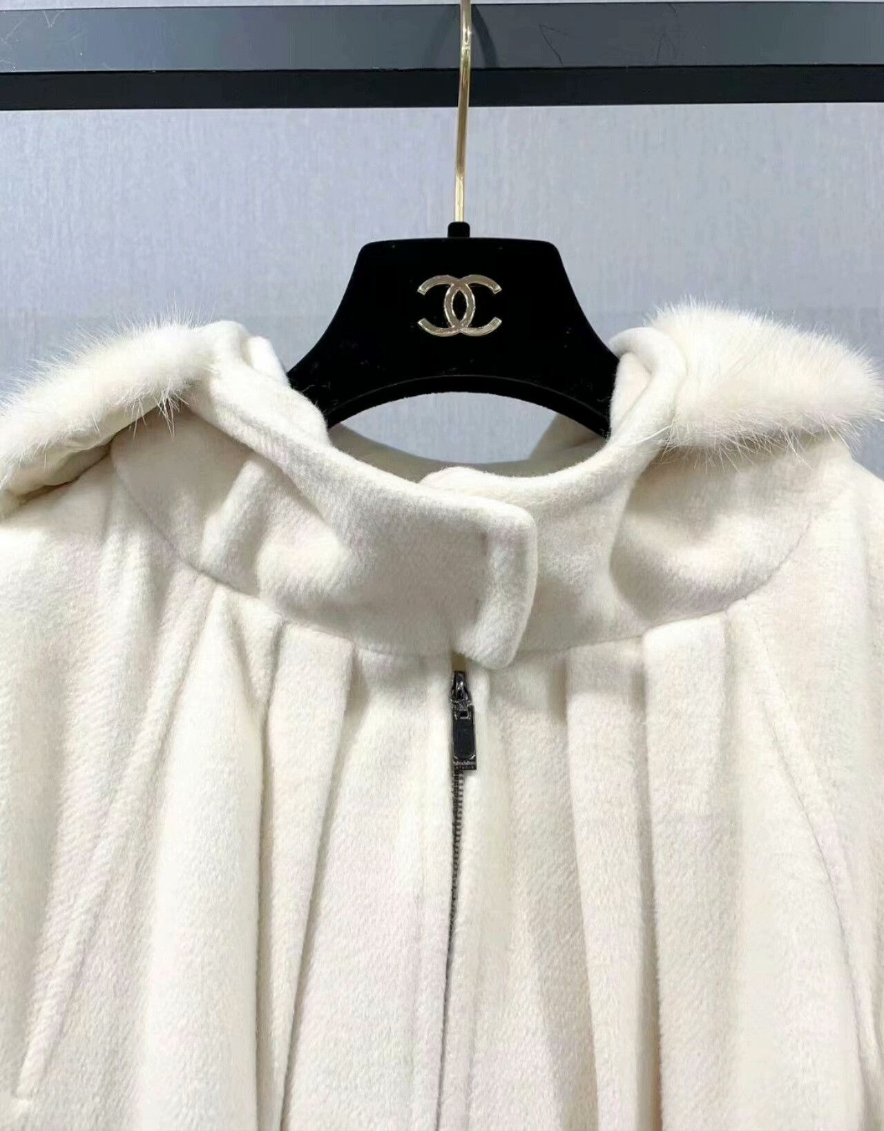 Max Mara maxmara white hooded outerwear coat Size US XS / EU 42 / 0 - 4 Thumbnail