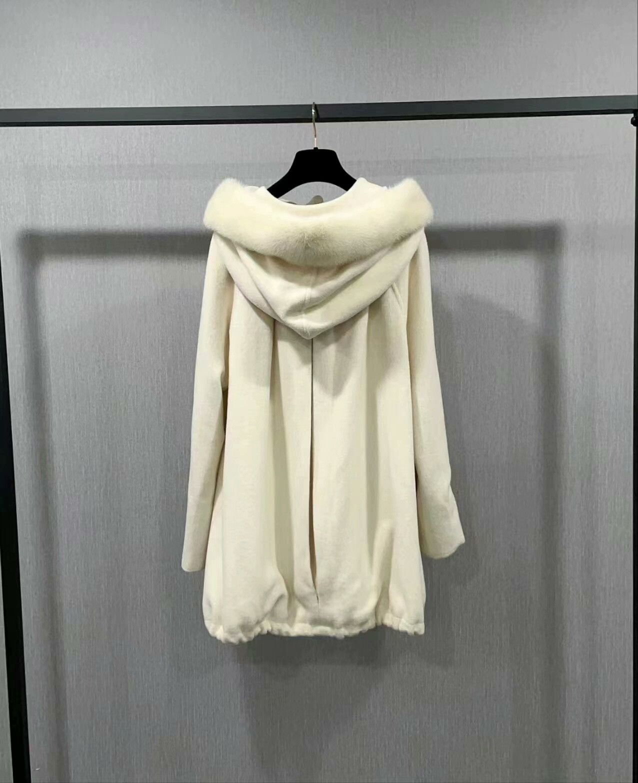 Max Mara maxmara white hooded outerwear coat Size US XS / EU 42 / 0 - 2 Thumbnail