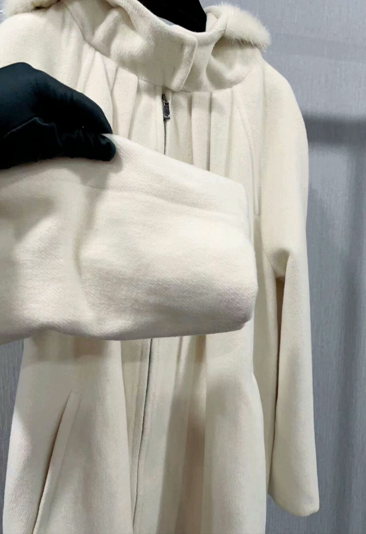 Max Mara maxmara white hooded outerwear coat Size US XS / EU 42 / 0 - 6 Thumbnail