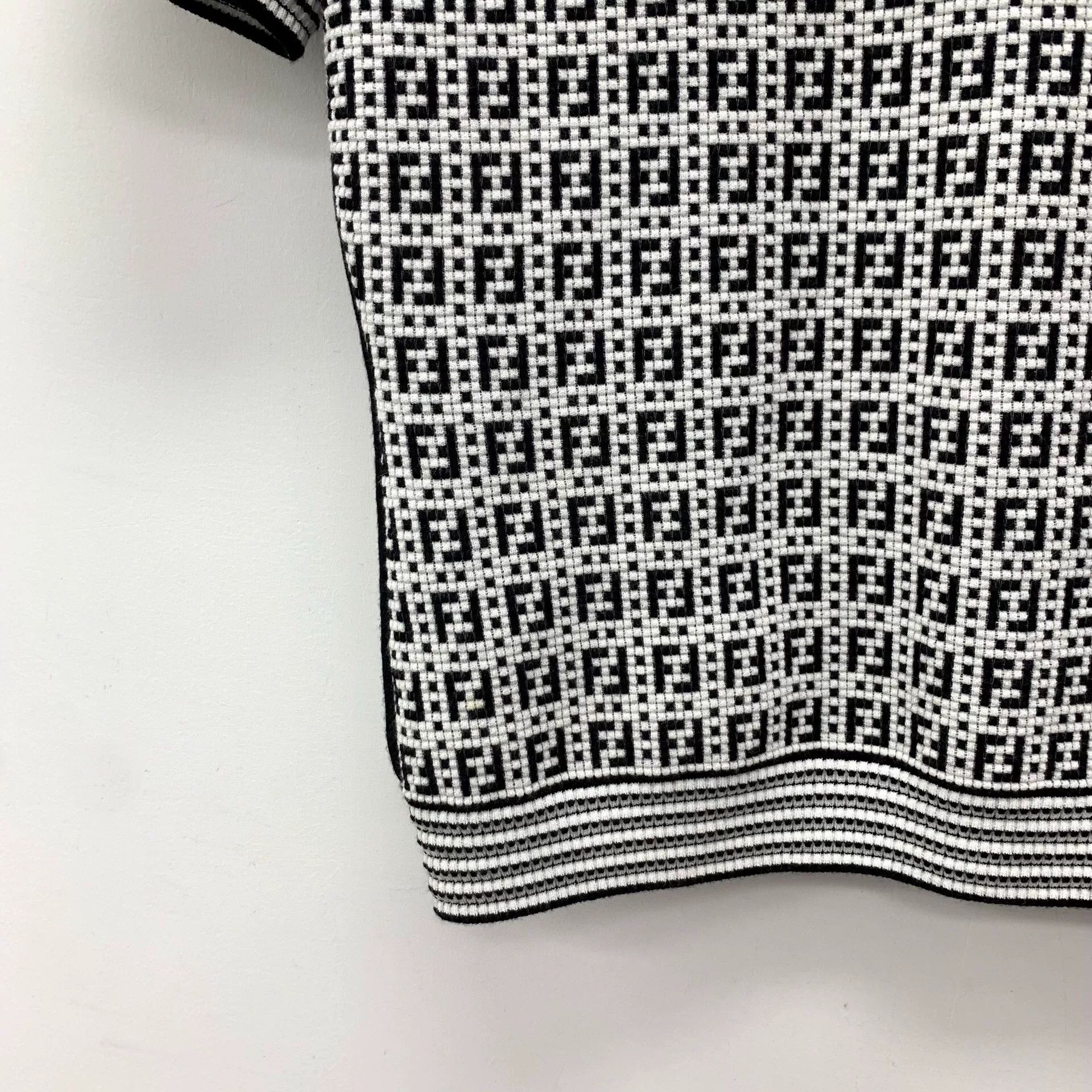 Fendi fendi color block logo knit short sleeve top Size US M / EU 48-50 / 2 - 4 Thumbnail