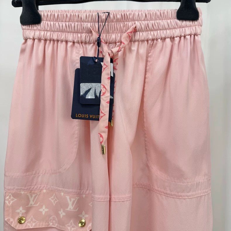 Louis Vuitton Louis Vuitton Pink Monogram Silk Shorts Size US 32 / EU 48 - 3 Thumbnail