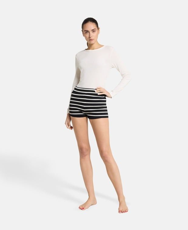 AMI Hotpants Size 30" / US 8 / IT 44 - 2 Thumbnail