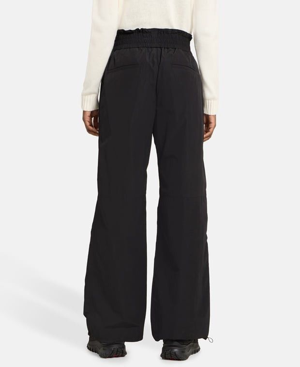 Moncler Casual trousers Size 24" / US 00 / IT 34 - 3 Thumbnail