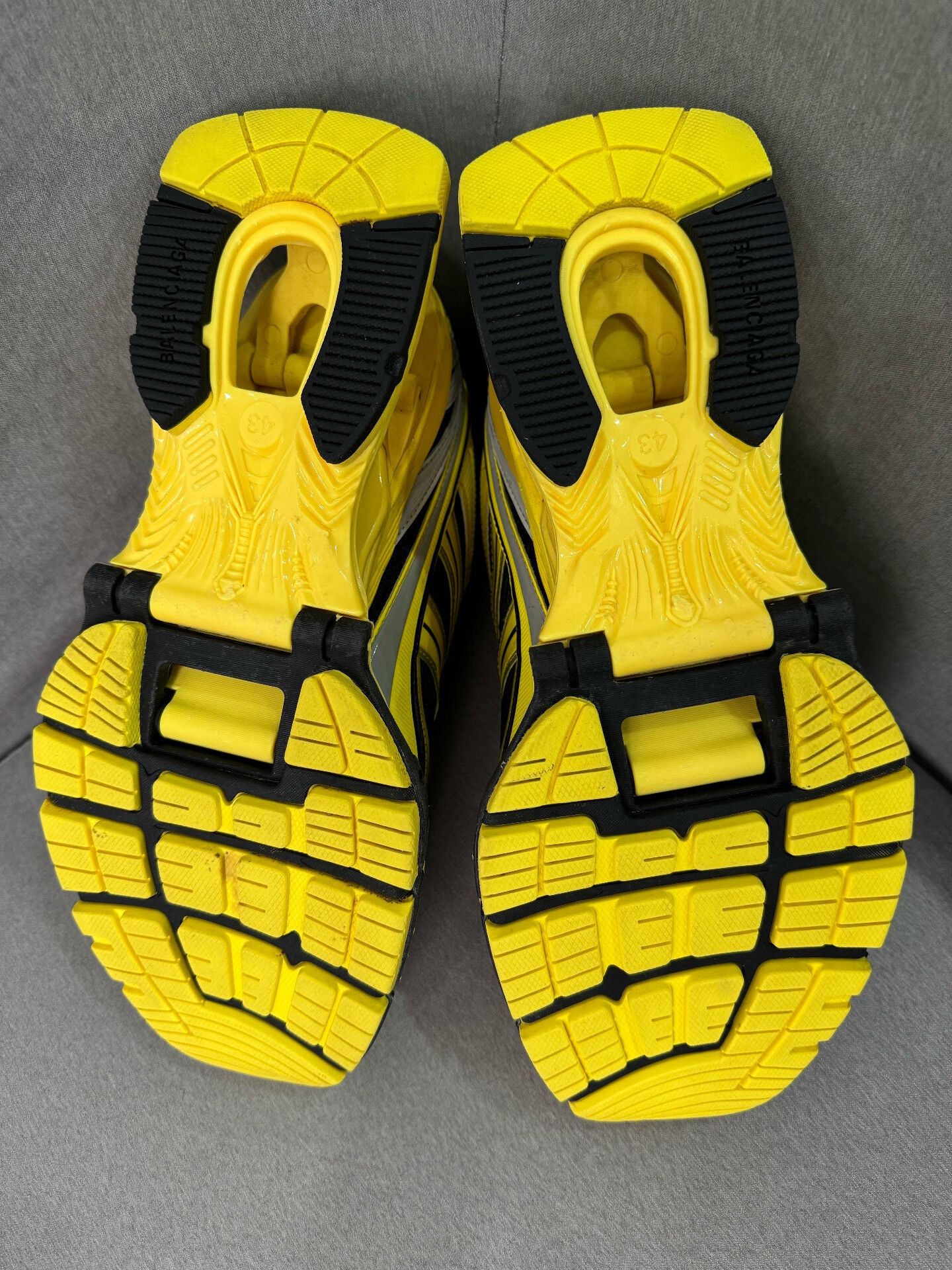 Balenciaga balenciaga xpander black and yellow sneakers Size US 10 / EU 43 - 6 Thumbnail