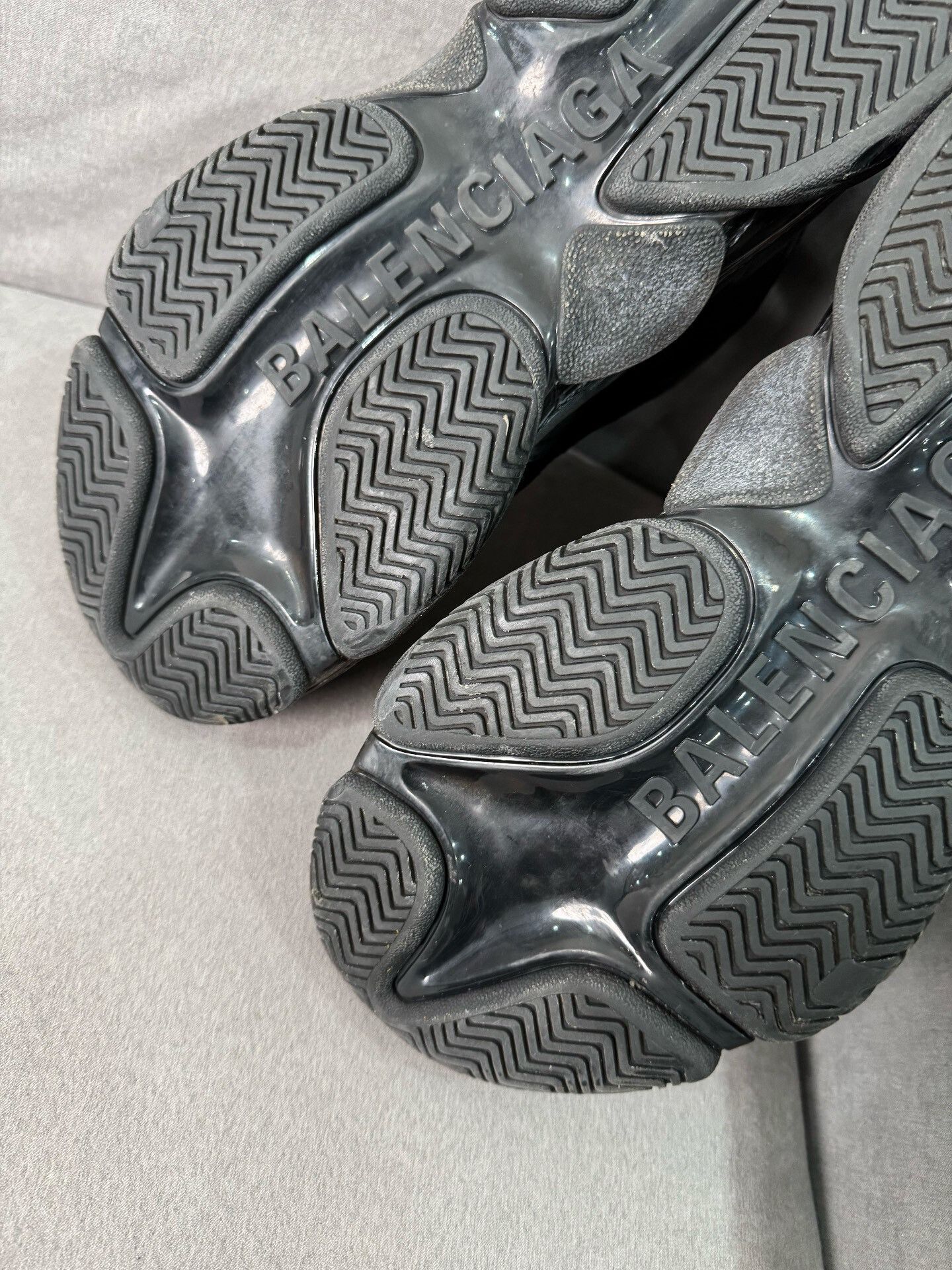 Balenciaga balenciaga triple s distressed black sneakers Size US 10 / EU 43 - 7 Thumbnail
