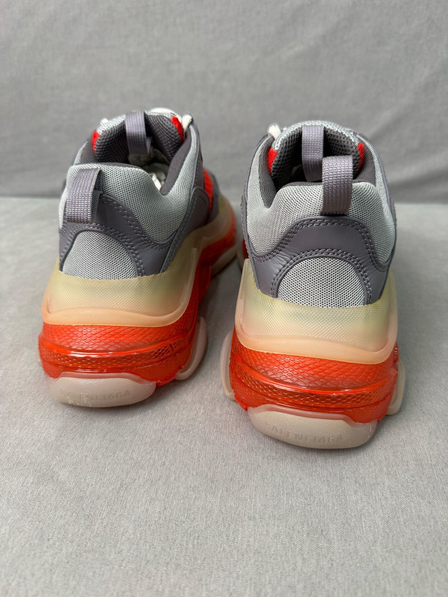 Balenciaga Balenciaga Triple S Gray Red Sneakers Size 39 Size US 6 / EU 39 - 5 Thumbnail