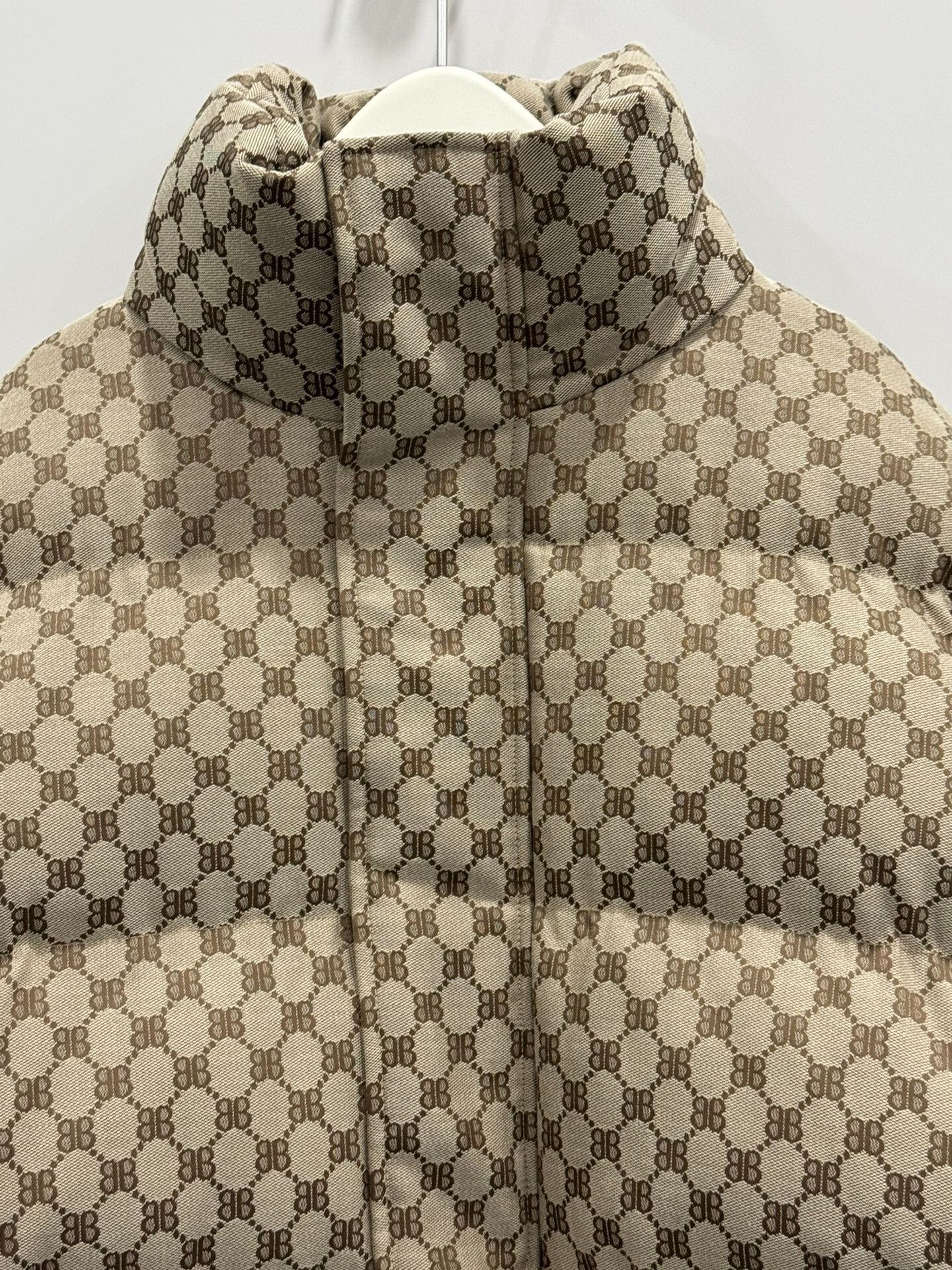 Balenciaga balenciaga gucci patterned puffer jacket size 44 Size US L / EU 52-54 / 3 - 3 Thumbnail