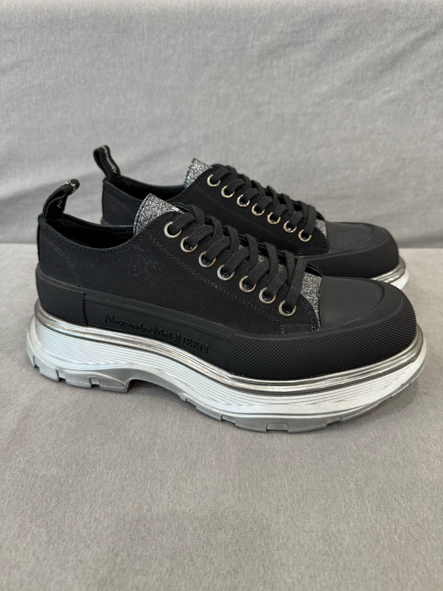 Alexander McQueen alexander mcqueen black platform shoes size 40 Size US 7 / EU 40 - 2 Thumbnail