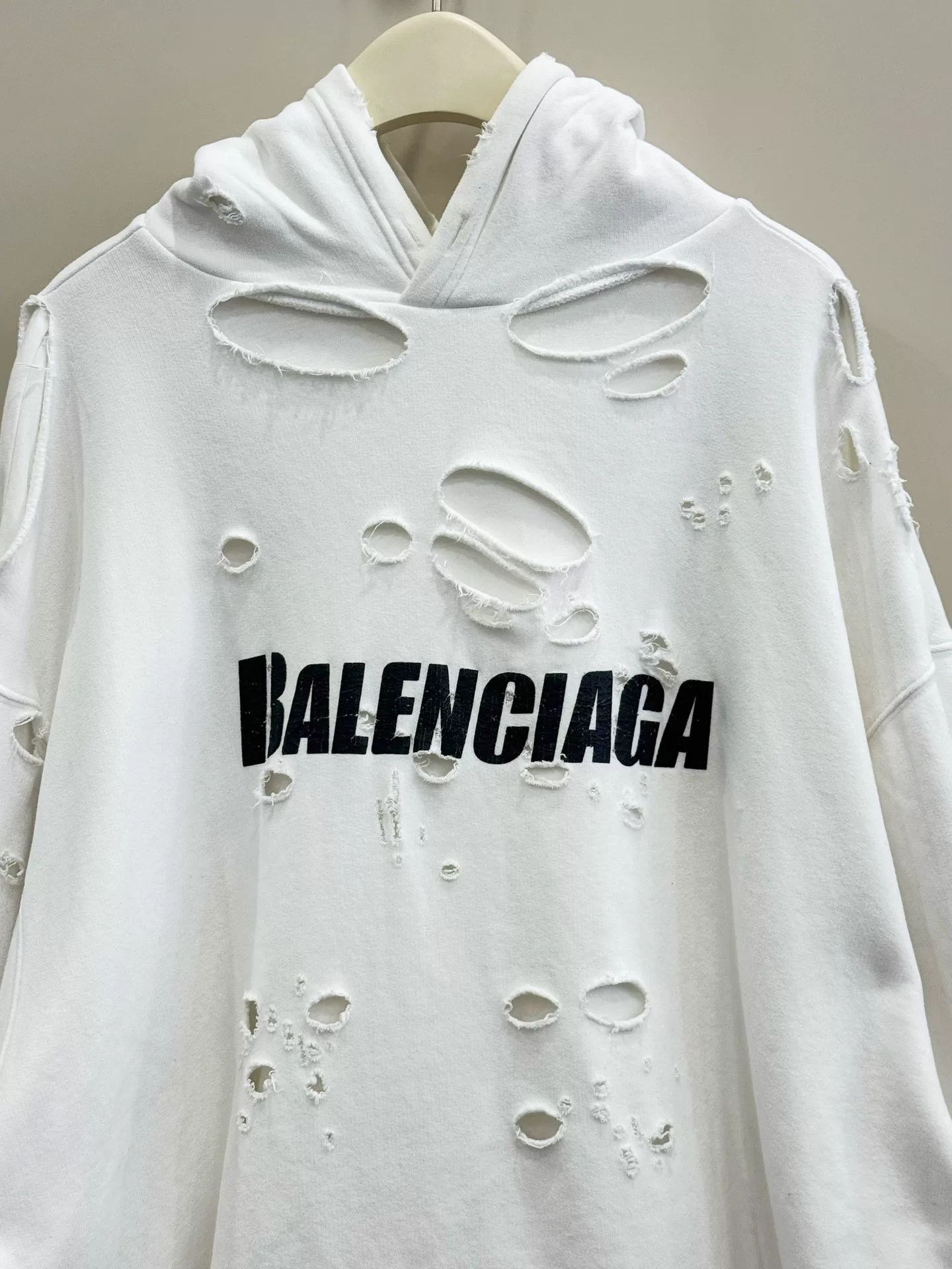 Balenciaga Balenciaga Distressed Graphic Hoodie Size XS Size XS / US 0-2 / IT 36-38 - 3 Thumbnail