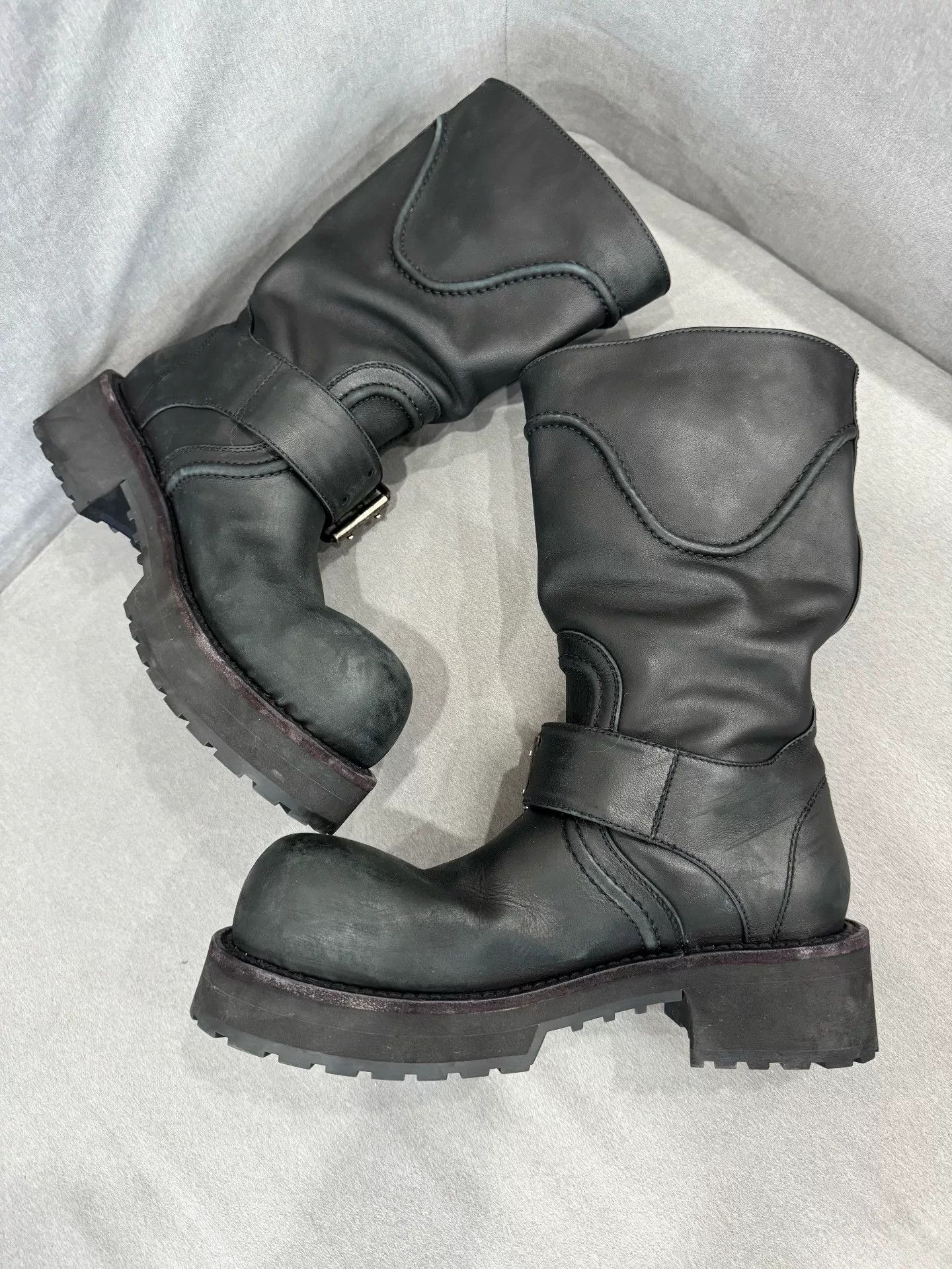 Balenciaga balenciaga venom boots size 40 second-hand Size US 8 / EU 41 - 5 Thumbnail