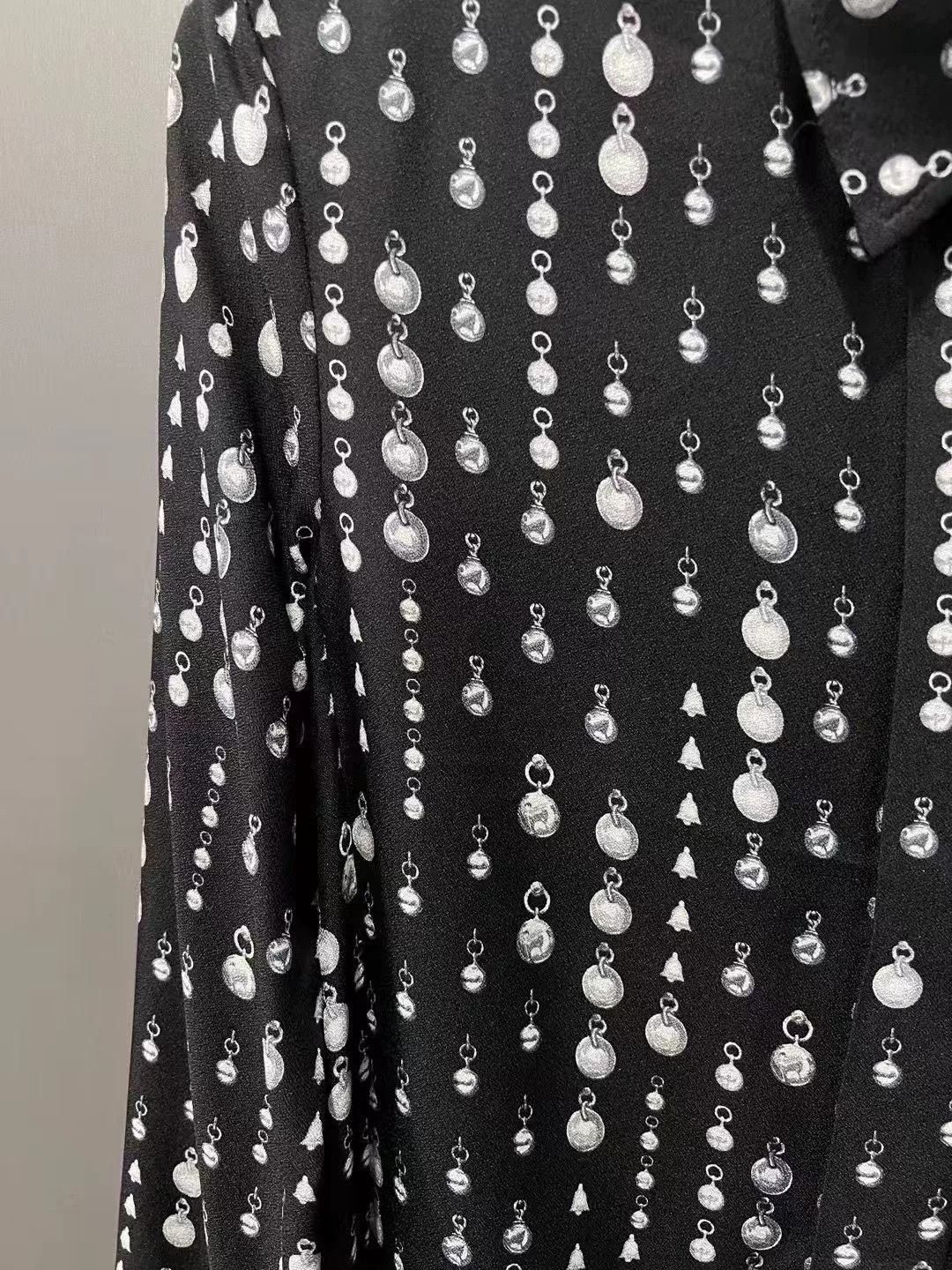 Hermes Hermes New Printed Beaded Long Sleeve Shirt Size US S / EU 44-46 / 1 - 2 Thumbnail