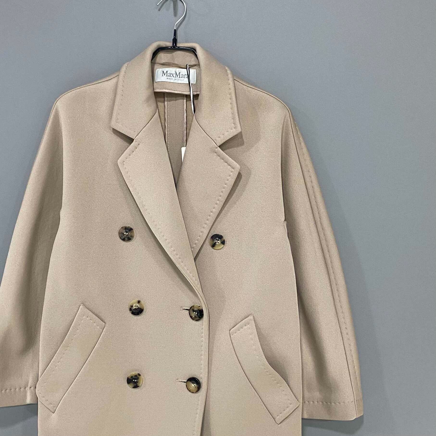 Max Mara MaxMara 101801 Coat in Beige Color Size US S / EU 44-46 / 1 - 2 Thumbnail