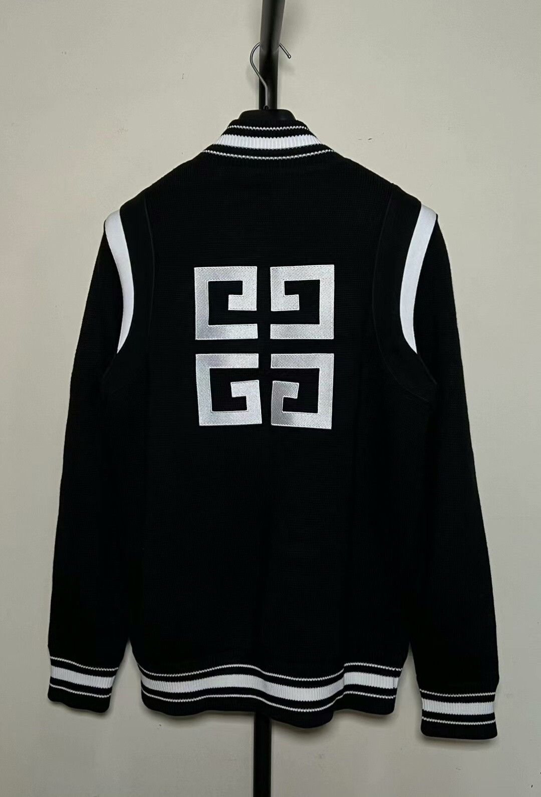 Givenchy black and white Givenchy baseball jacket Size US L / EU 52-54 / 3 - 2 Thumbnail