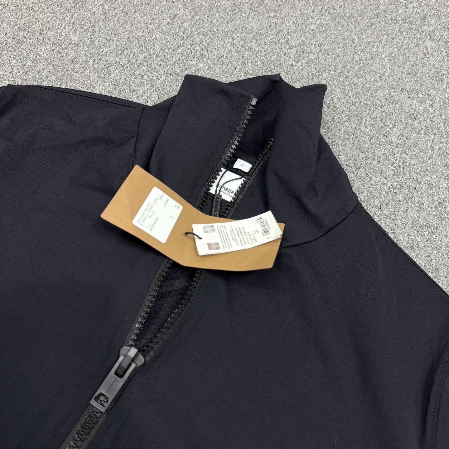 Burberry Burberry Back Logo Zip Jacket S Size US S / EU 44-46 / 1 - 3 Thumbnail