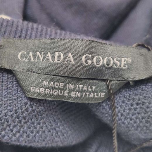 Canada Goose Canada Goose XS Wool V-Neck Solid Knit Sweater Size US XS / EU 42 / 0 - 9 Thumbnail
