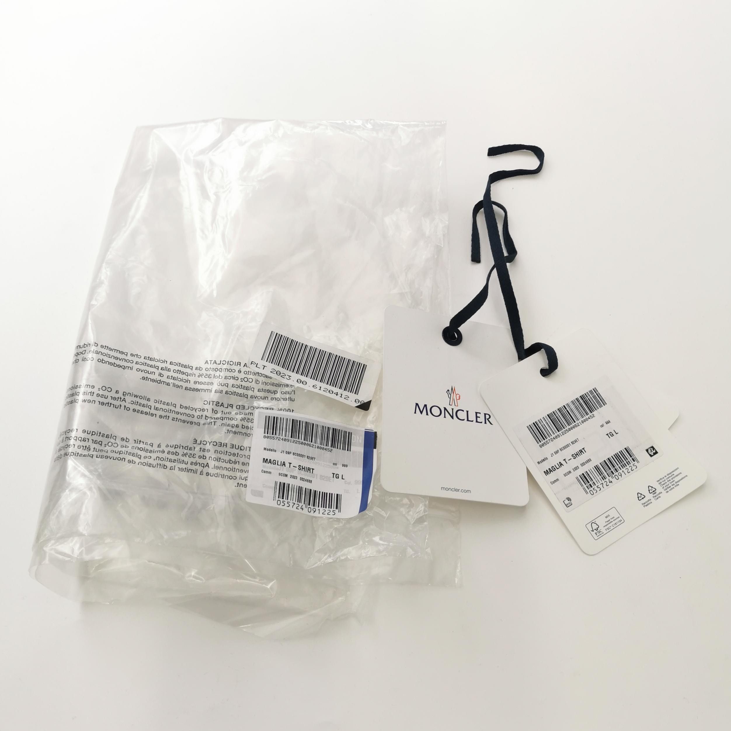 Moncler Moncler L Size Solid Cotton Crew Neck T-Shirt Size US L / EU 52-54 / 3 - 7 Thumbnail