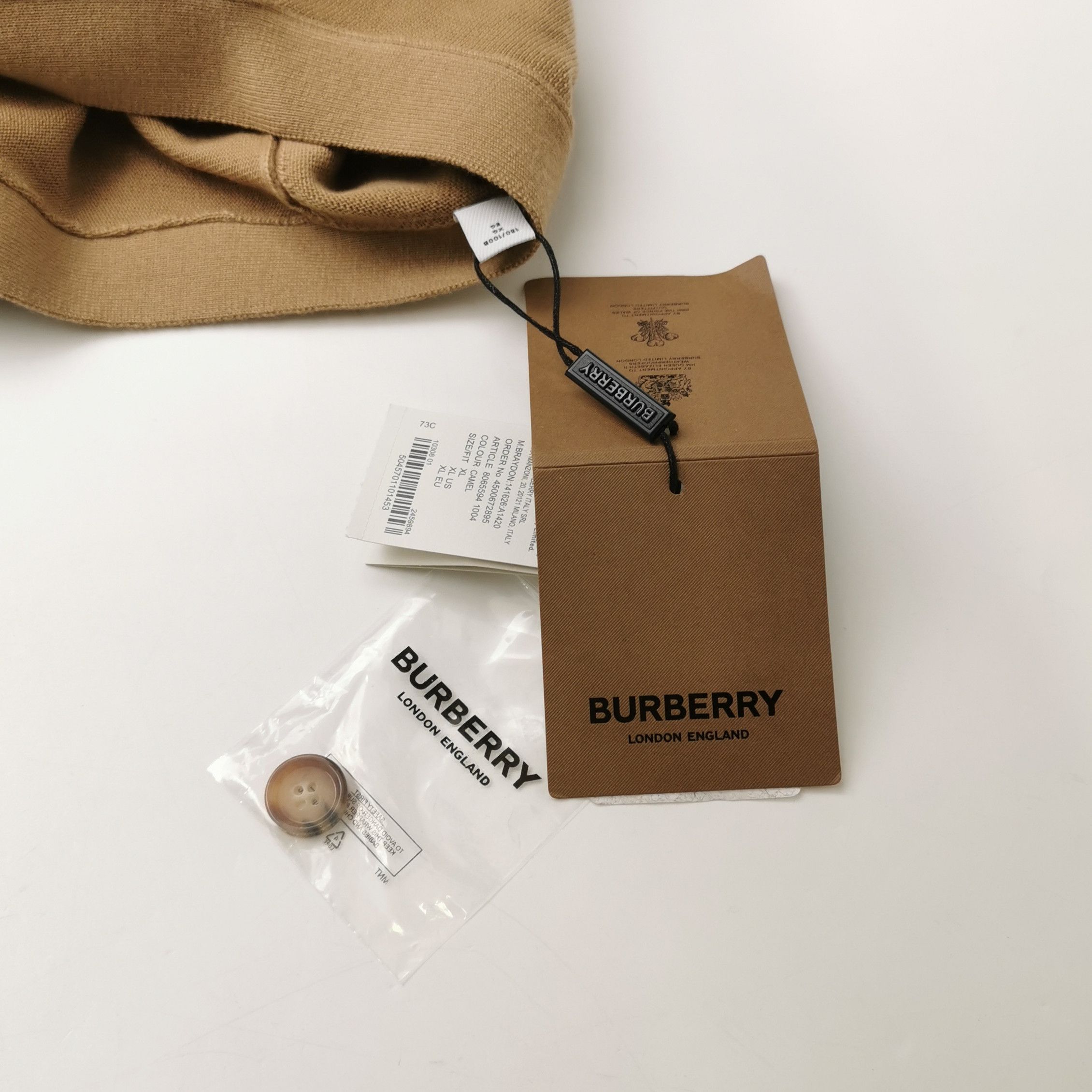 Burberry Burberry XL Cotton V-Neck Button Cardigan Size US XL / EU 56 / 4 - 7 Thumbnail