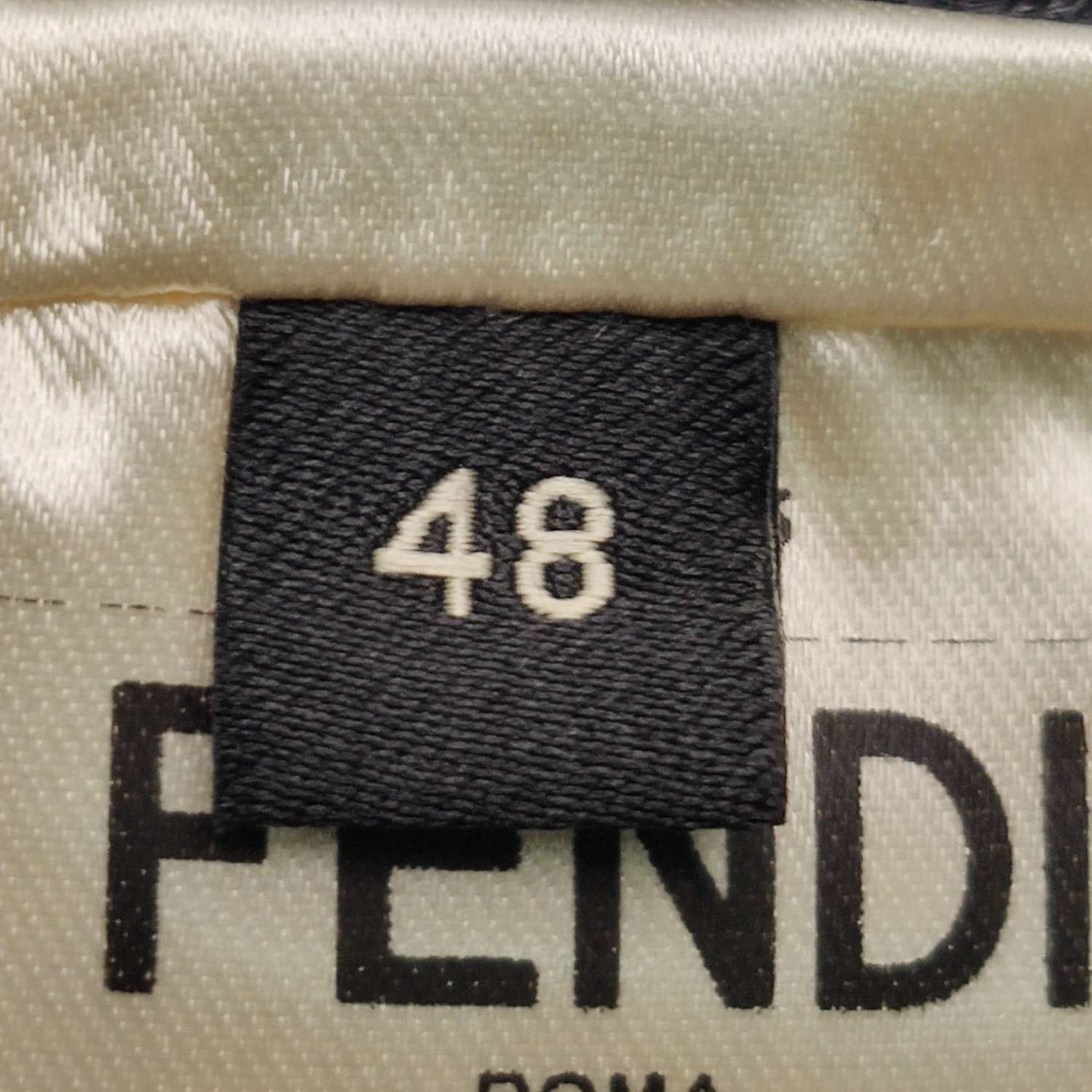 Fendi Fendi Wool Logo Round Neck Vest M Size US M / EU 48-50 / 2 - 12 Thumbnail
