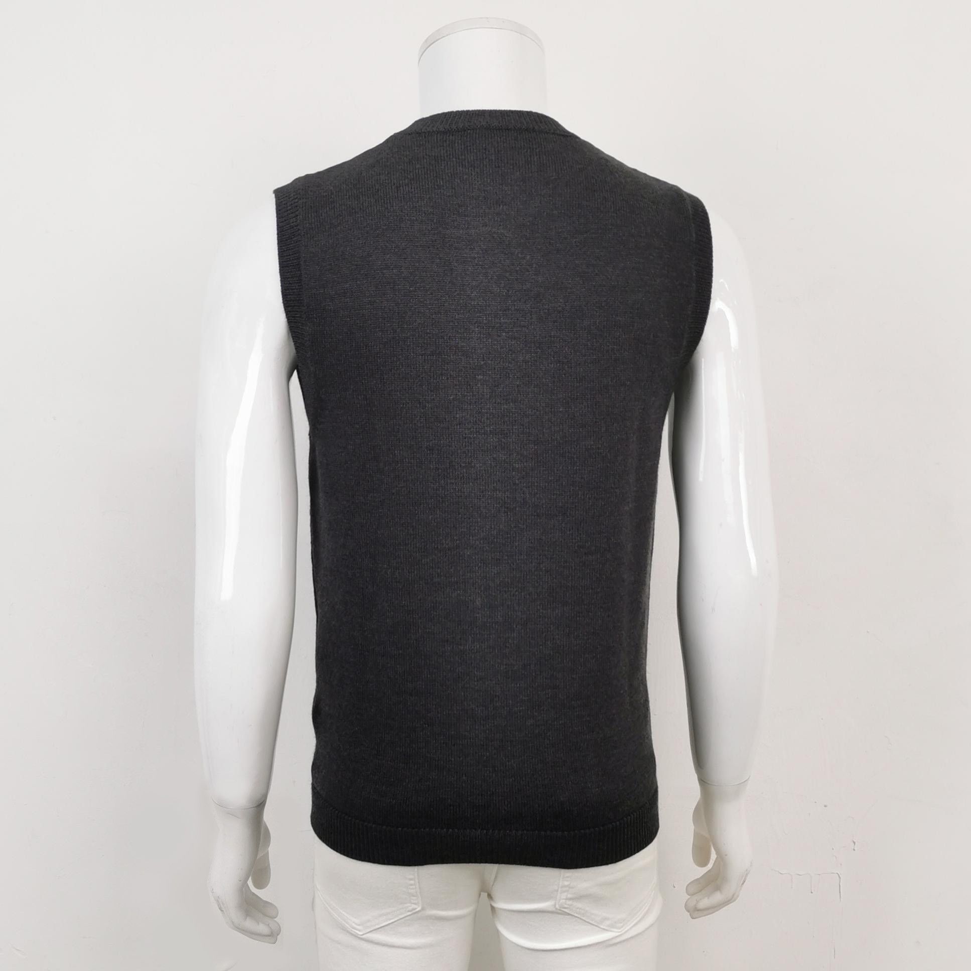 Fendi Fendi Wool Logo Round Neck Vest M Size US M / EU 48-50 / 2 - 4 Thumbnail