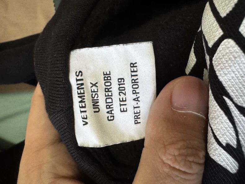 Vetements Vetements 19FW Double Gun Sweatshirt Size US S / EU 44-46 / 1 - 7 Thumbnail