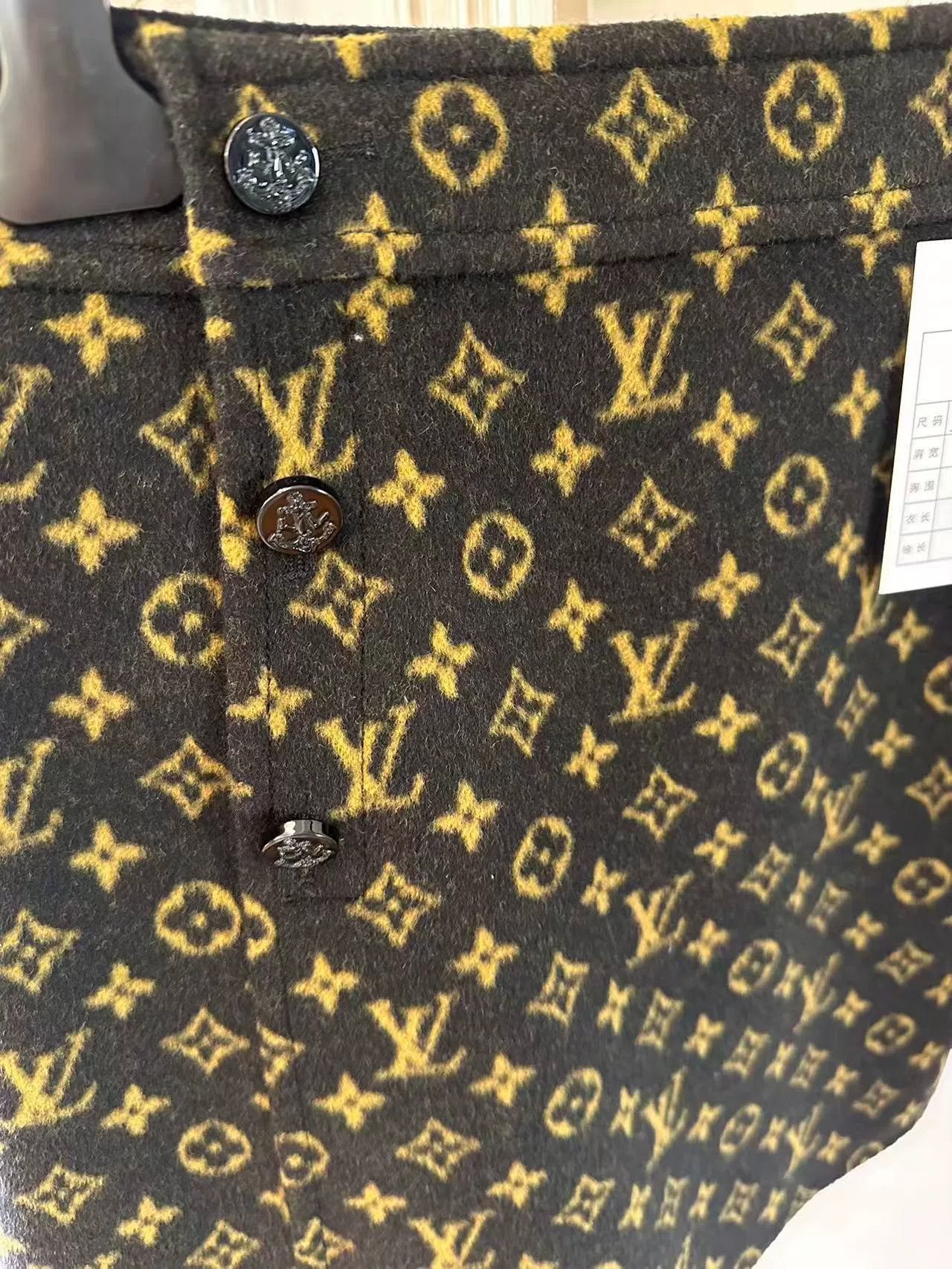 Louis Vuitton Louis Vuitton Monogram Skirt Size 28" / US 6 / IT 42 - 3 Thumbnail