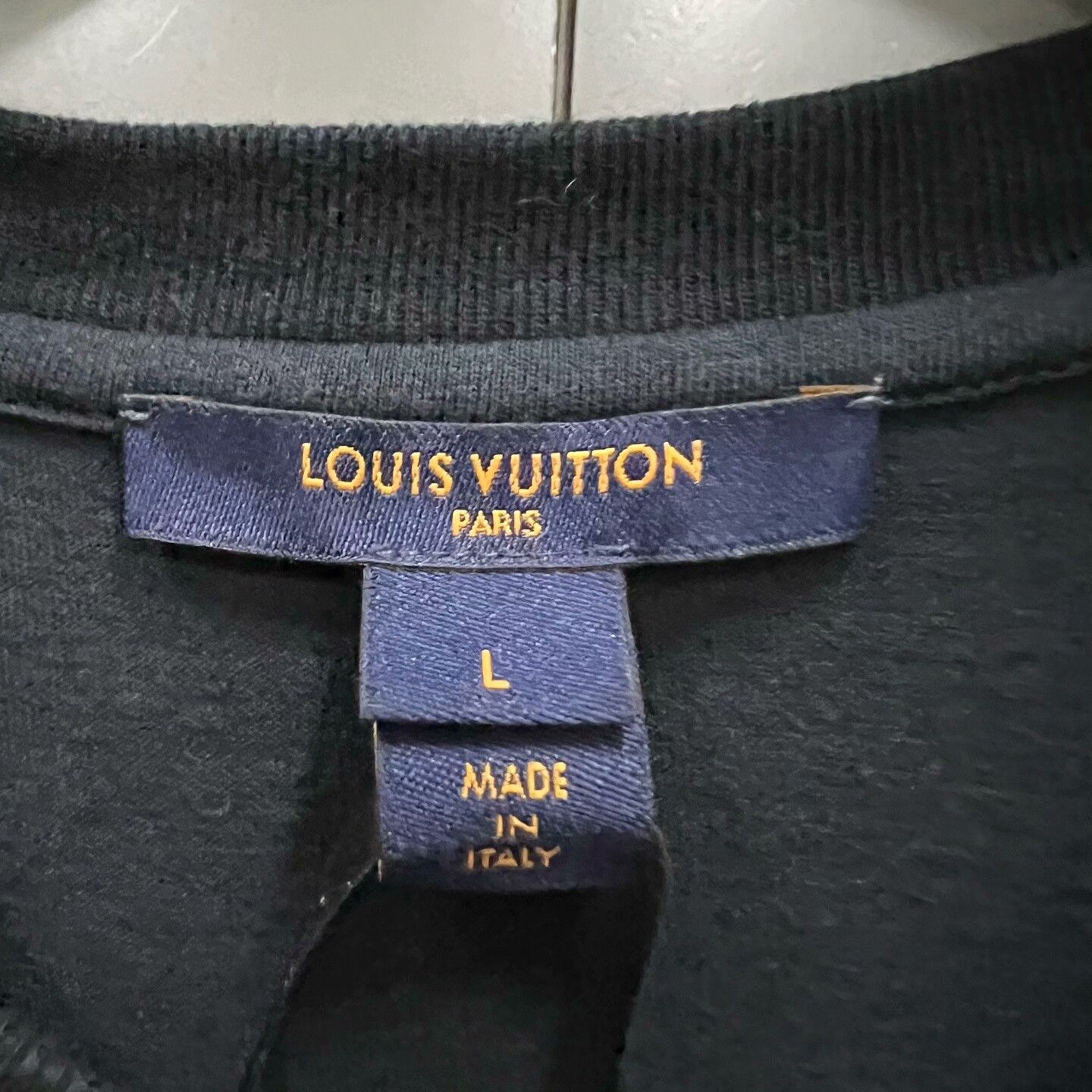 Louis Vuitton Louis Vuitton Black Logo Chain Short Sleeve Size US L / EU 52-54 / 3 - 5 Thumbnail