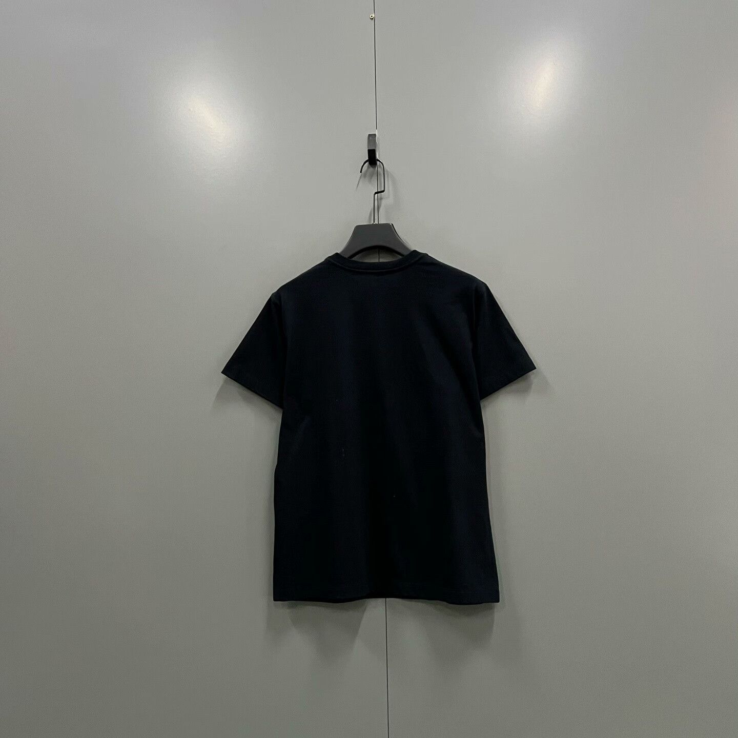 Louis Vuitton Louis Vuitton Black Logo Chain Short Sleeve Size US L / EU 52-54 / 3 - 2 Thumbnail