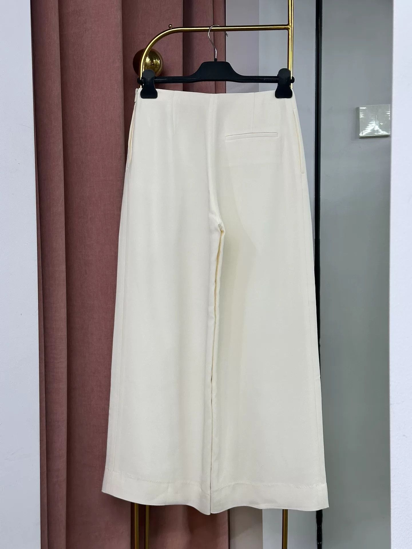 The Row The Row White Wide-Leg Casual Pants Size US 26 / EU 42 - 2 Thumbnail