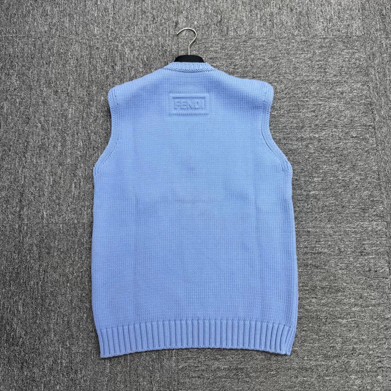 Fendi Fendi Solid Color Knit Vest Size US L / EU 52-54 / 3 - 4 Thumbnail