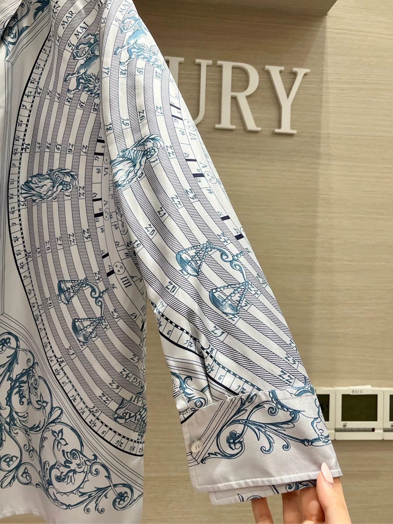 Hermes Hermes Constellation Silk Shirt Size 34 Size US XS / EU 42 / 0 - 7 Thumbnail