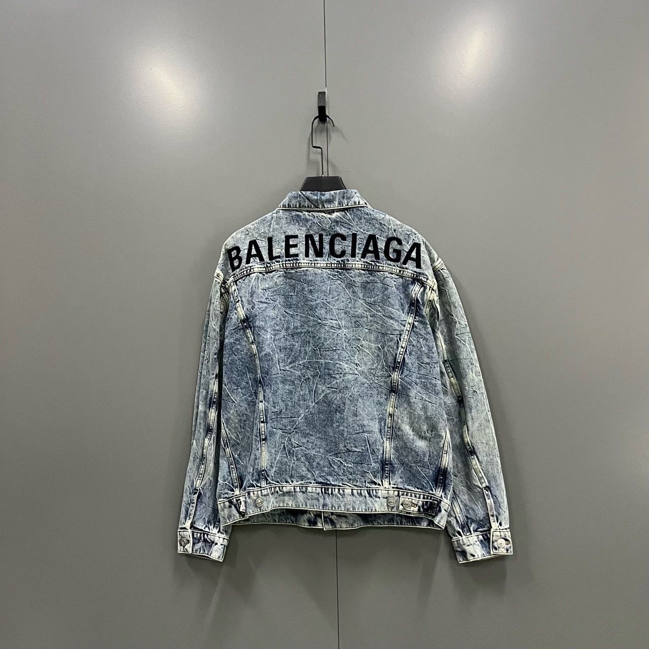 Balenciaga Balenciaga Distressed Embroidered Logo Denim Jacket Size US XS / EU 42 / 0 - 2 Thumbnail