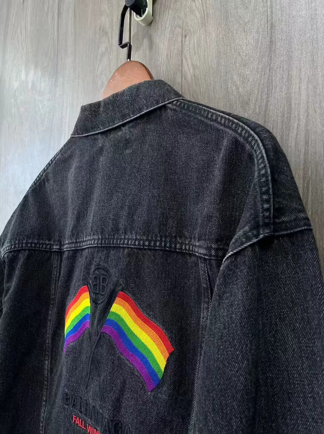 Balenciaga Balenciaga Embroidered Flag Denim Jacket Size US M / EU 48-50 / 2 - 7 Thumbnail