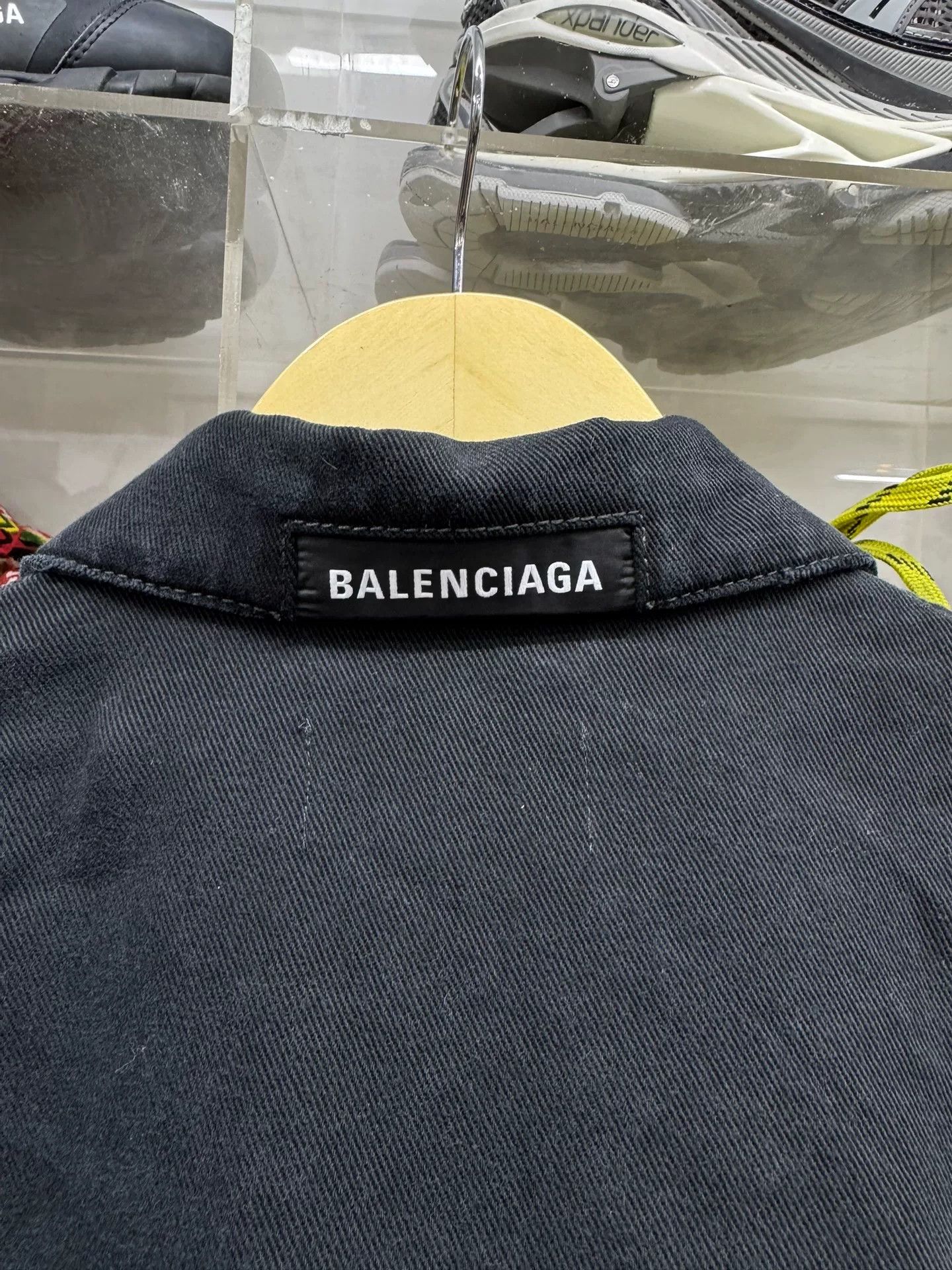 Balenciaga Balenciaga Collar Logo Denim Jacket Size US L / EU 52-54 / 3 - 3 Thumbnail