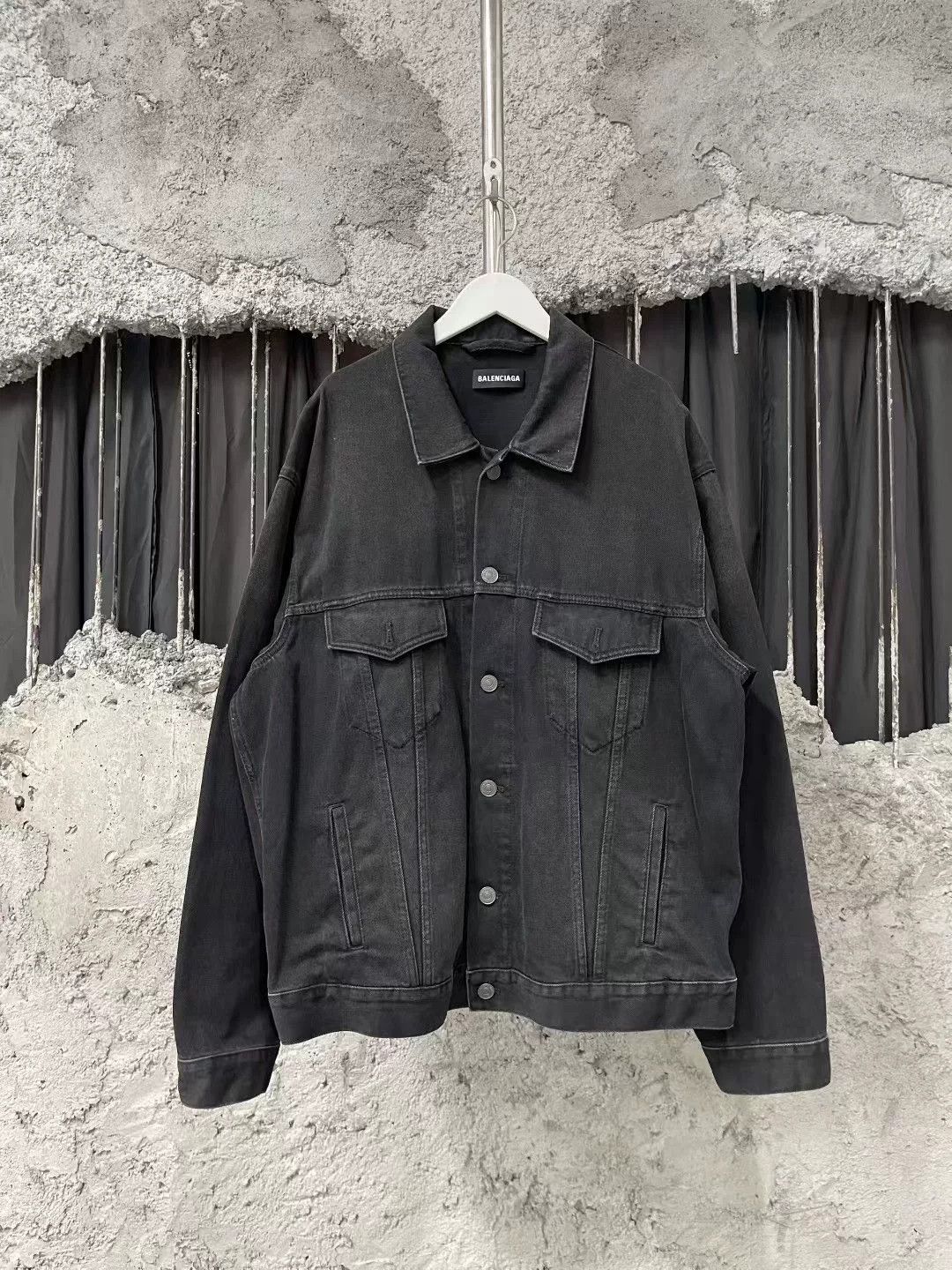 Balenciaga Balenciaga Black Red Logo Denim Jacket Size US M / EU 48-50 / 2 - 2 Thumbnail