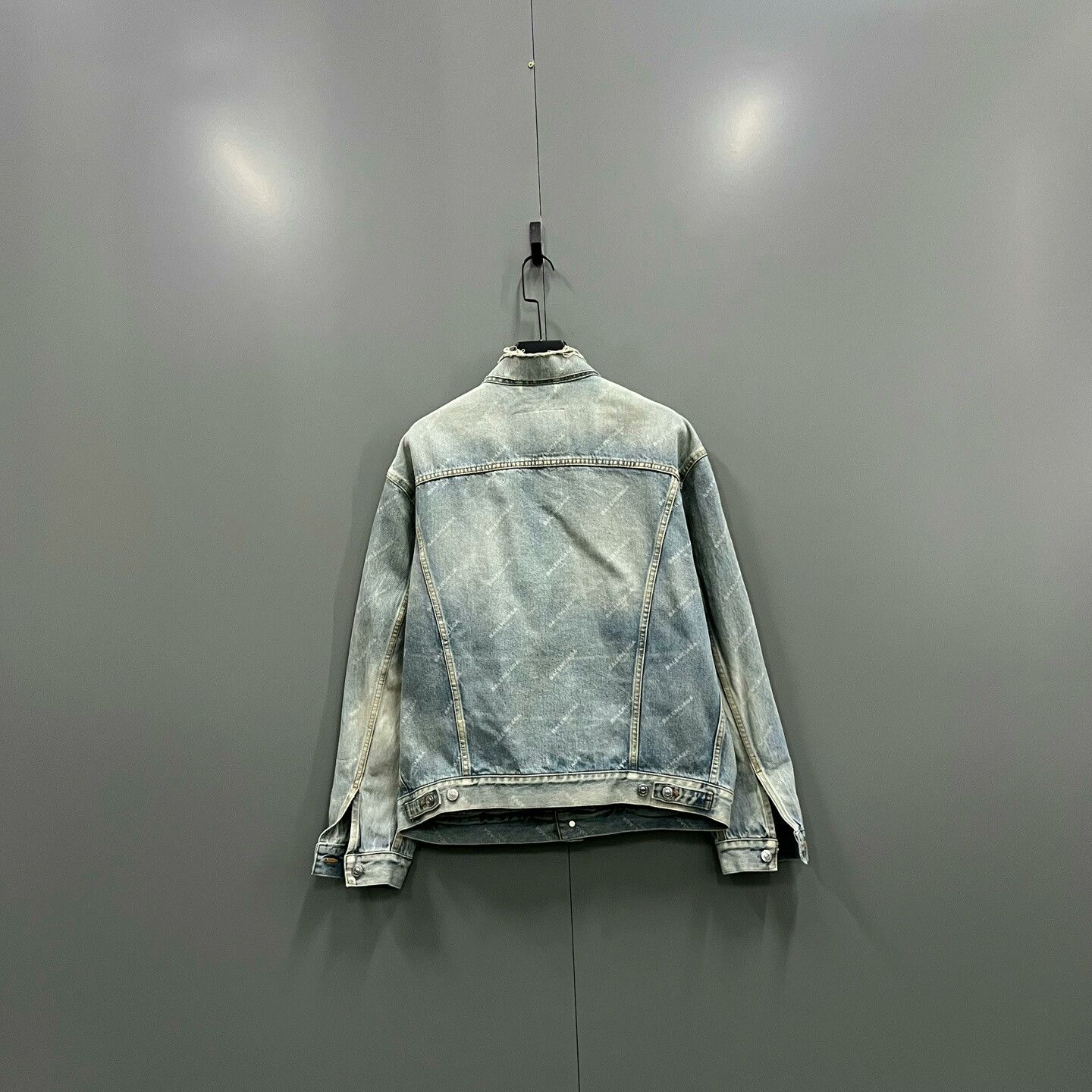 Balenciaga Balenciaga Logo Washed Denim Jacket Size US XS / EU 42 / 0 - 2 Thumbnail