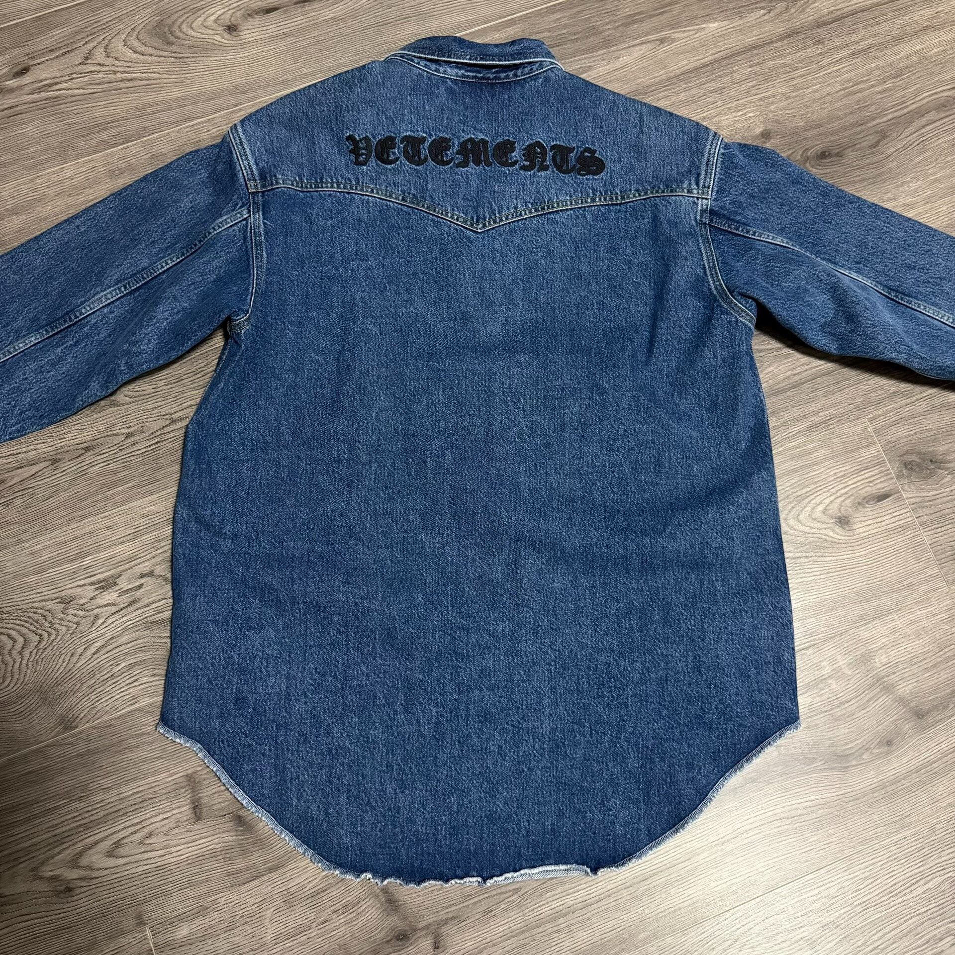 Vetements VETEMENTS Denim Shirt Jacket XS Size US XS / EU 42 / 0 - 8 Thumbnail