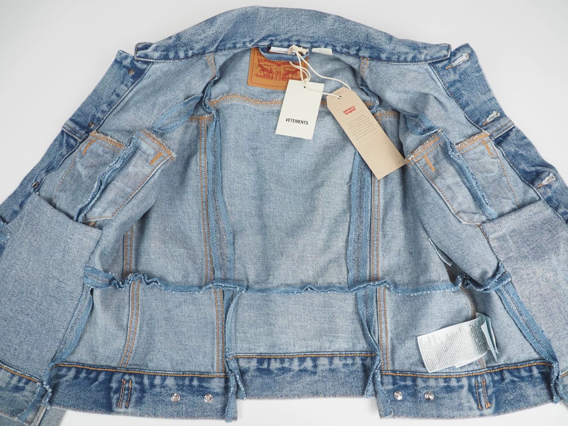 Vetements Vetements x Levis FW2017 Denim Jacket Size US S / EU 44-46 / 1 - 7 Thumbnail