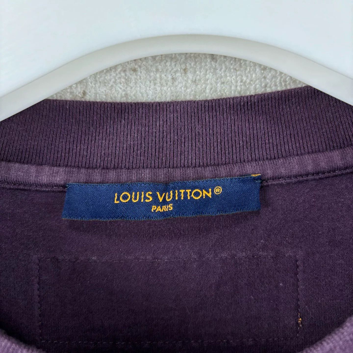 Louis Vuitton Louis Vuitton Solid Embossed Logo Short Sleeve Size US L / EU 52-54 / 3 - 4 Thumbnail
