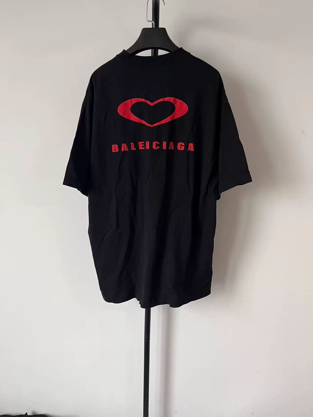 Balenciaga Balenciaga Round Neck Embroidered T-shirt Size US M / EU 48-50 / 2 - 2 Thumbnail