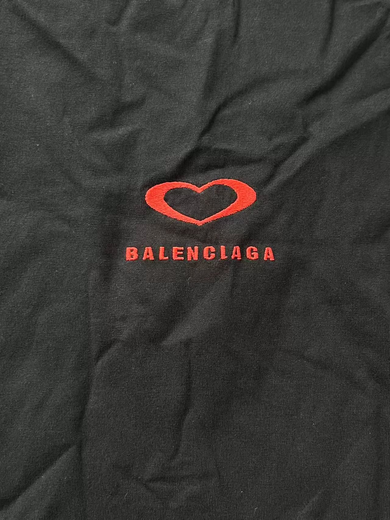 Balenciaga Balenciaga Round Neck Embroidered T-shirt Size US M / EU 48-50 / 2 - 3 Thumbnail