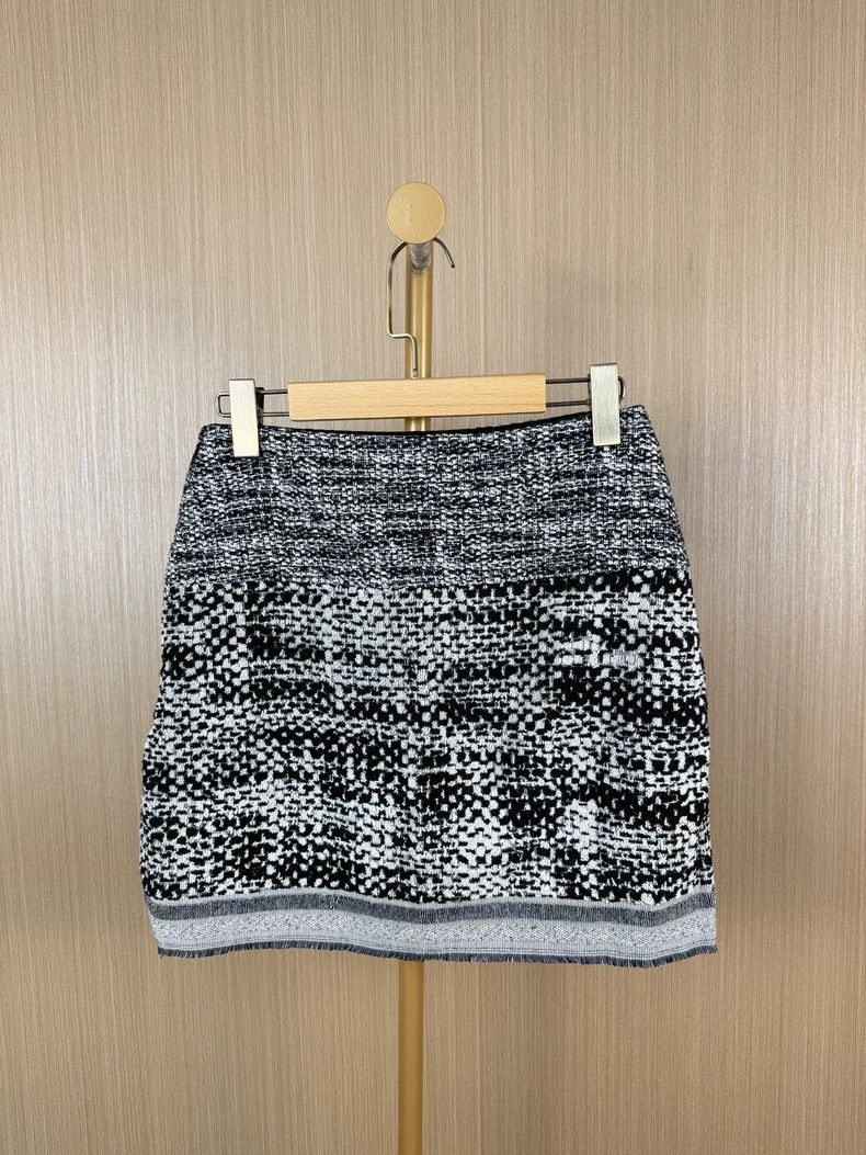 Chanel Chanel Terry Cloth Mini Skirt Size US 36 / EU 52 - 2 Thumbnail