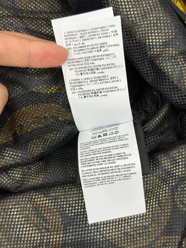 Versace Versace Gold Coin Logo Windbreaker Jacket Size US S / EU 44-46 / 1 - 8 Thumbnail